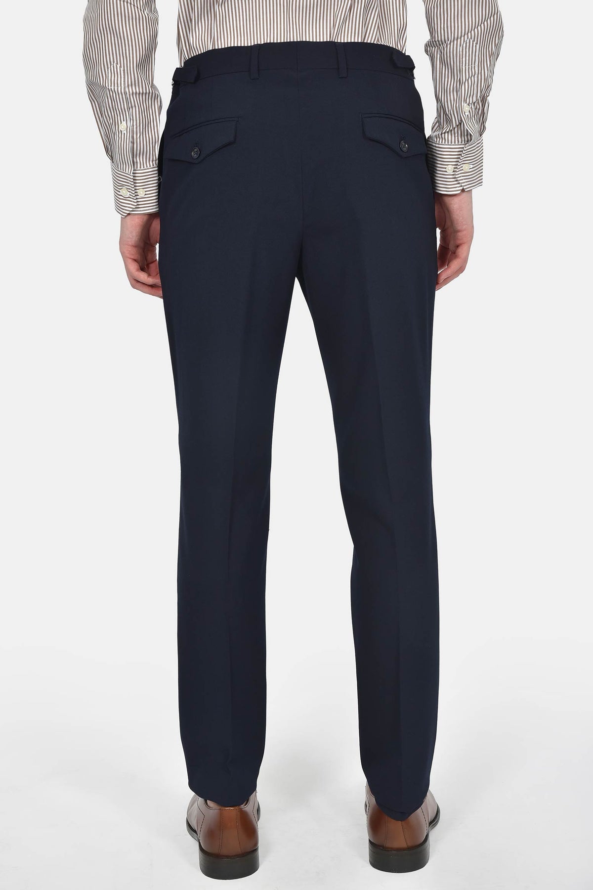 ανδρικό-κοστούμι-με-γιλέκο-slim-fit-με-κλασικό-πέτο-&-τσέπες-με-καπάκι-για-κομψές-εμφανίσεις
