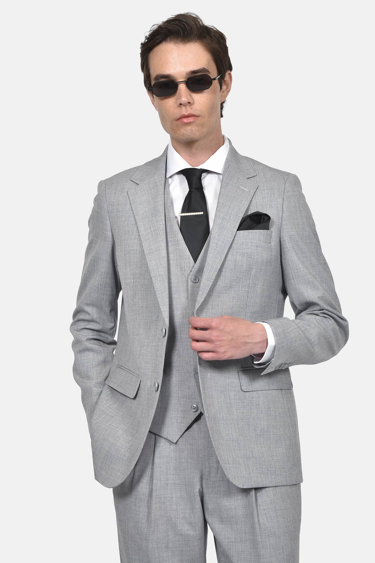 ανδρικό-κοστούμι-με-γιλέκο-slim-fit-με-κλασικό-πέτο-&-τσέπες-με-καπάκι-για-κομψές-εμφανίσεις