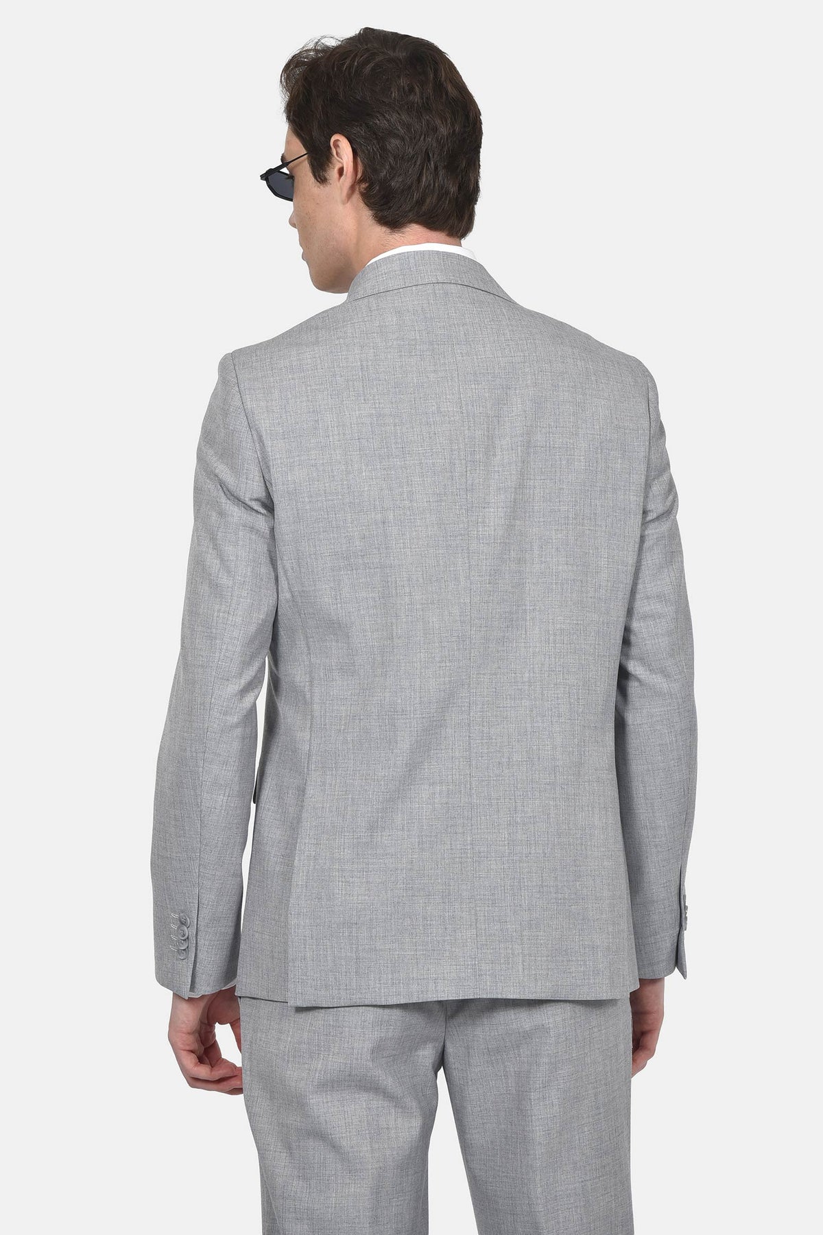 ανδρικό-κοστούμι-με-γιλέκο-slim-fit-με-κλασικό-πέτο-&-τσέπες-με-καπάκι-για-κομψές-εμφανίσεις