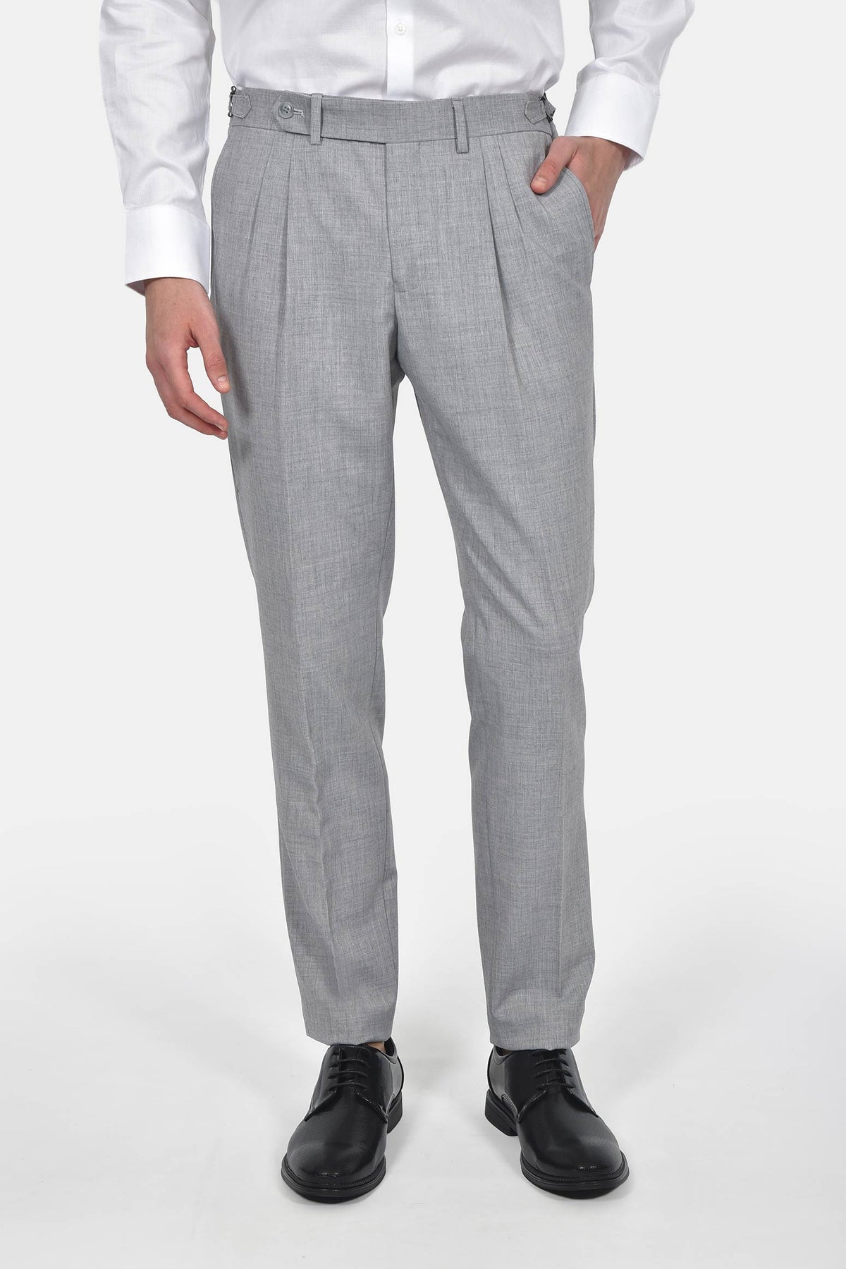 ανδρικό-κοστούμι-με-γιλέκο-slim-fit-με-κλασικό-πέτο-&-τσέπες-με-καπάκι-για-κομψές-εμφανίσεις