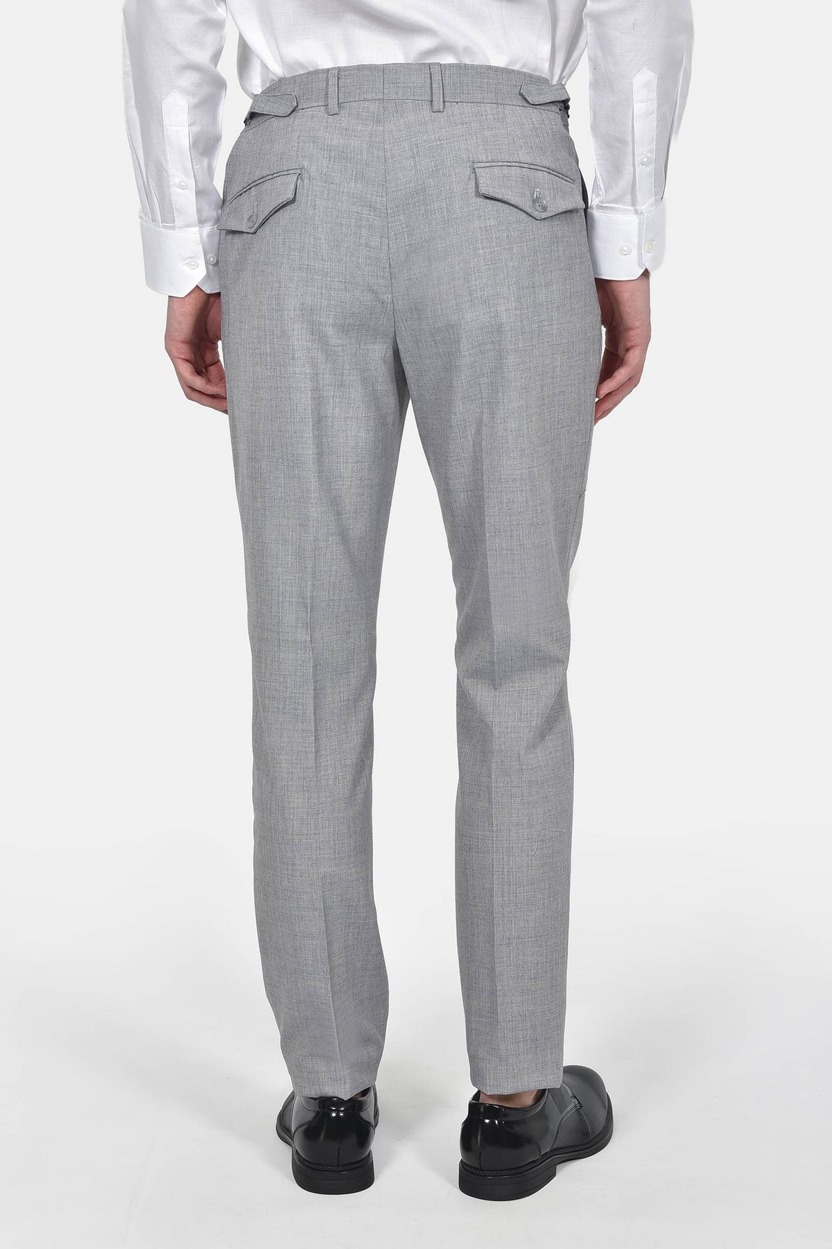 ανδρικό-κοστούμι-με-γιλέκο-slim-fit-με-κλασικό-πέτο-&-τσέπες-με-καπάκι-για-κομψές-εμφανίσεις