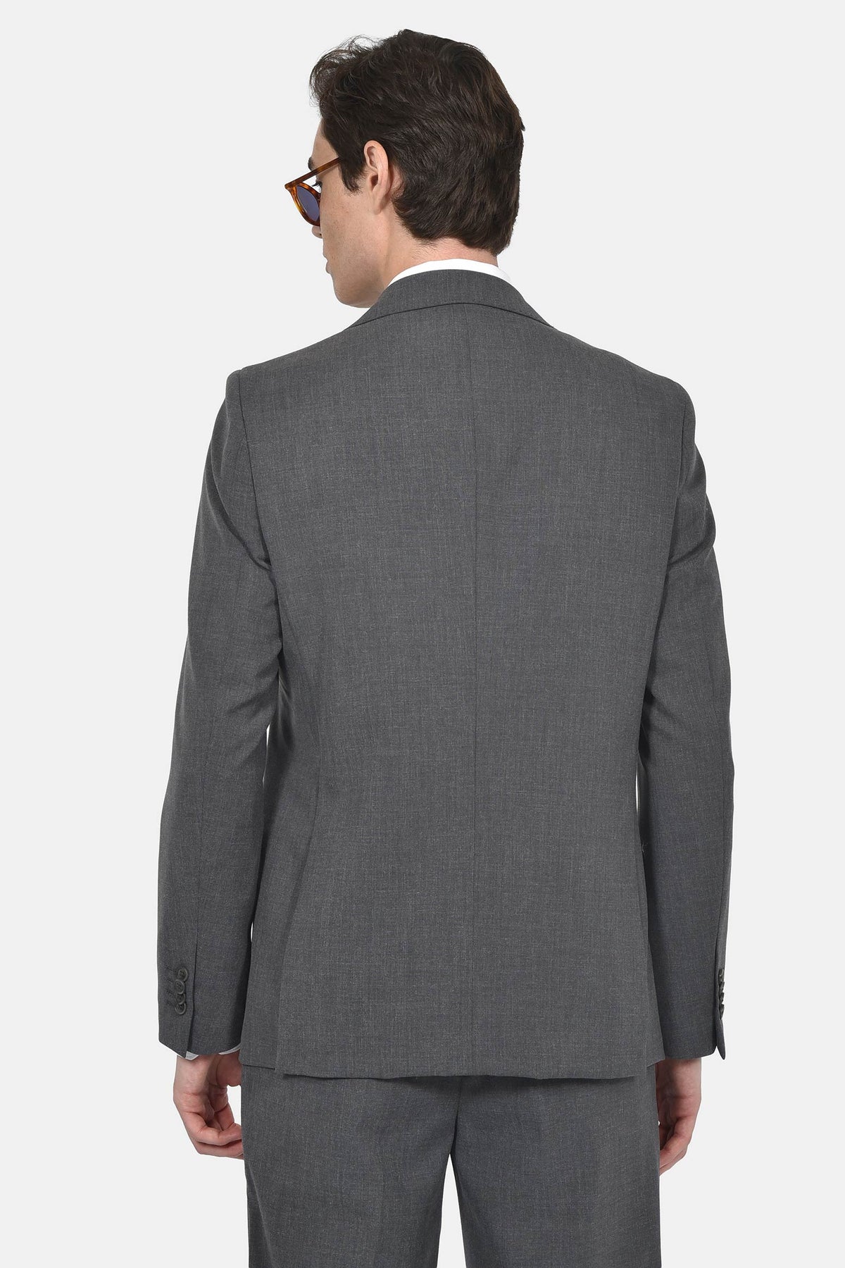ανδρικό-κοστούμι-με-γιλέκο-slim-fit-με-κλασικό-πέτο-&-τσέπες-με-καπάκι-για-κομψές-εμφανίσεις