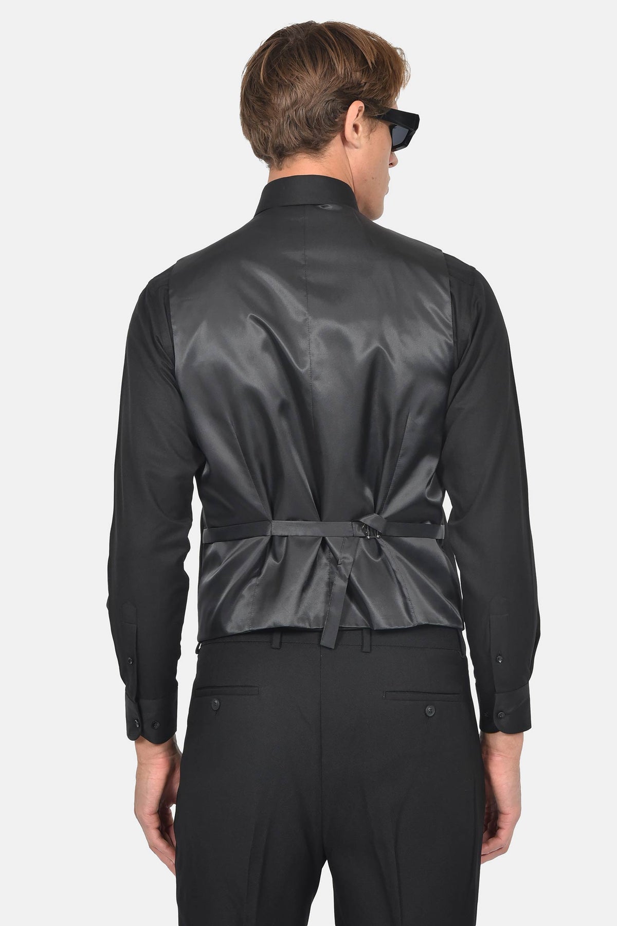 ανδρικό-κοστούμι-με-σταυρωτό-γιλέκο-slim-fit-&-μυτερό-πέτο-για-επίσημες-εμφανίσεις
