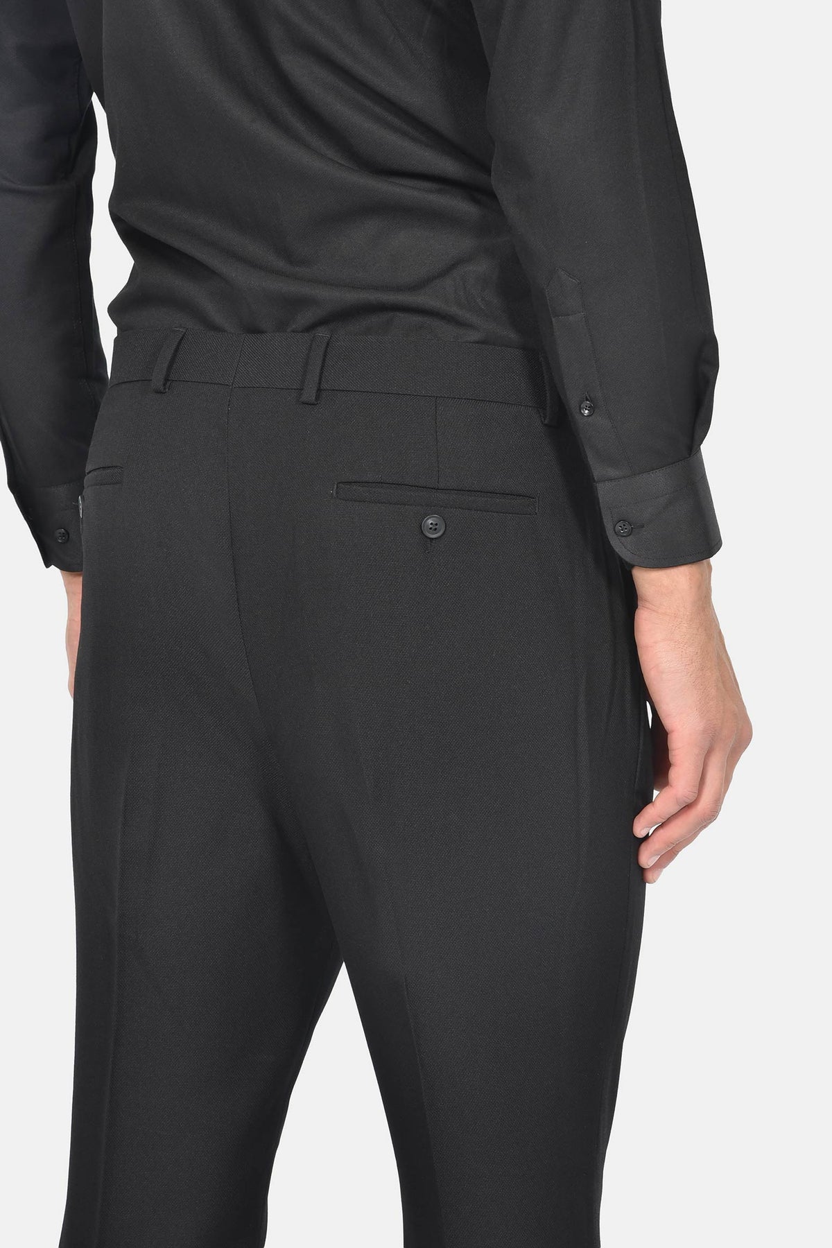 ανδρικό-κοστούμι-με-σταυρωτό-γιλέκο-slim-fit-&-μυτερό-πέτο-για-επίσημες-εμφανίσεις