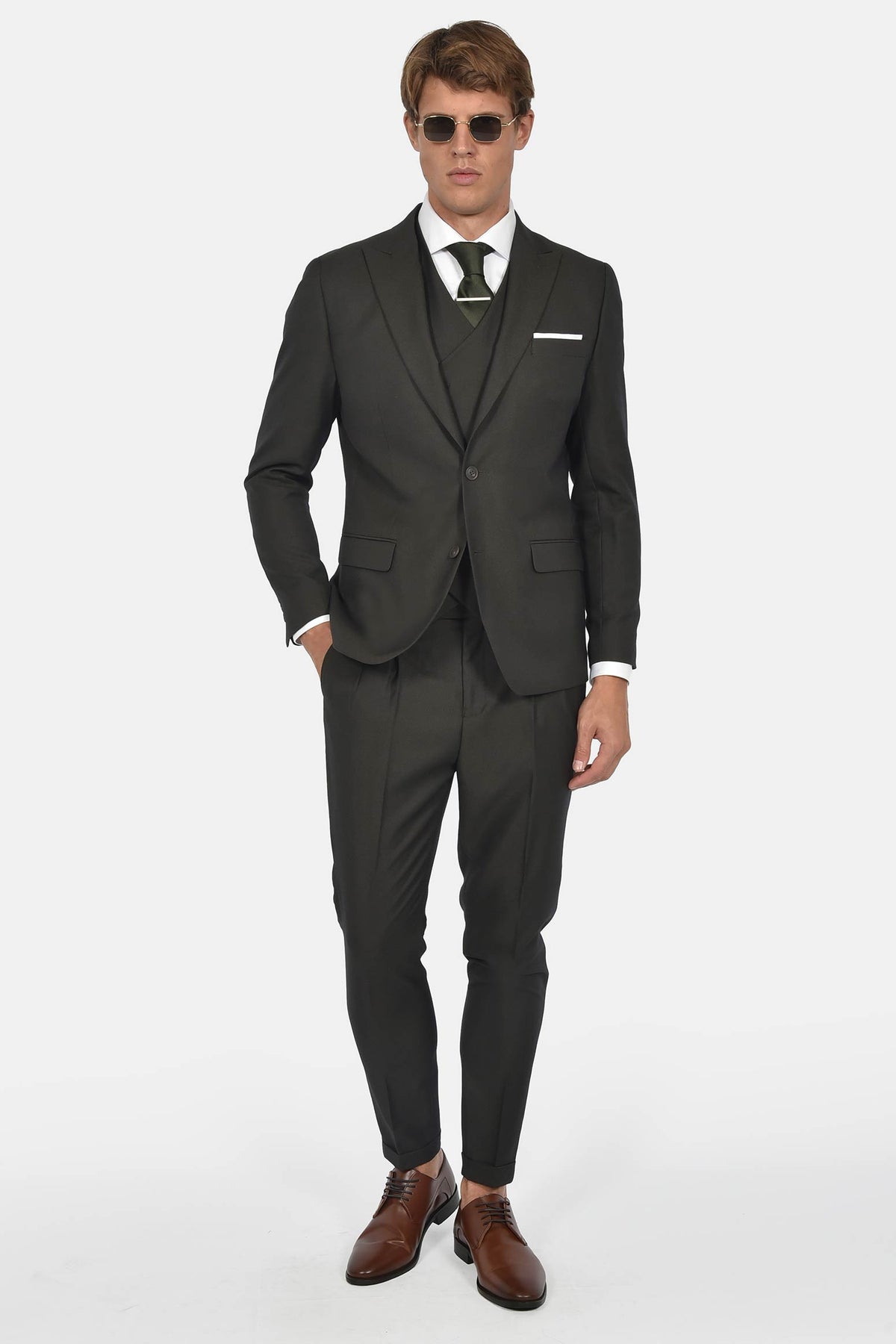 ανδρικό-κοστούμι-με-σταυρωτό-γιλέκο-slim-fit-&-μυτερό-πέτο-για-επίσημες-εμφανίσεις