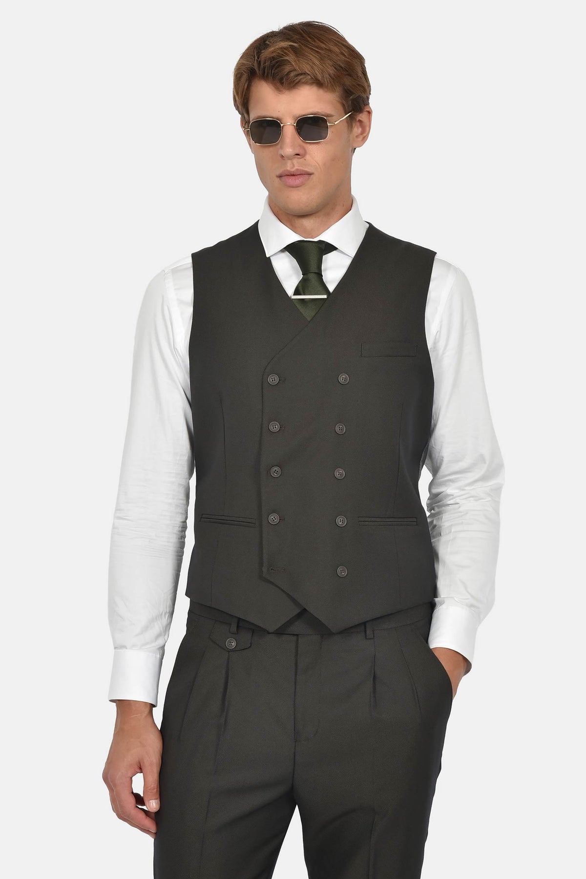 ανδρικό-κοστούμι-με-σταυρωτό-γιλέκο-slim-fit-&-μυτερό-πέτο-για-επίσημες-εμφανίσεις