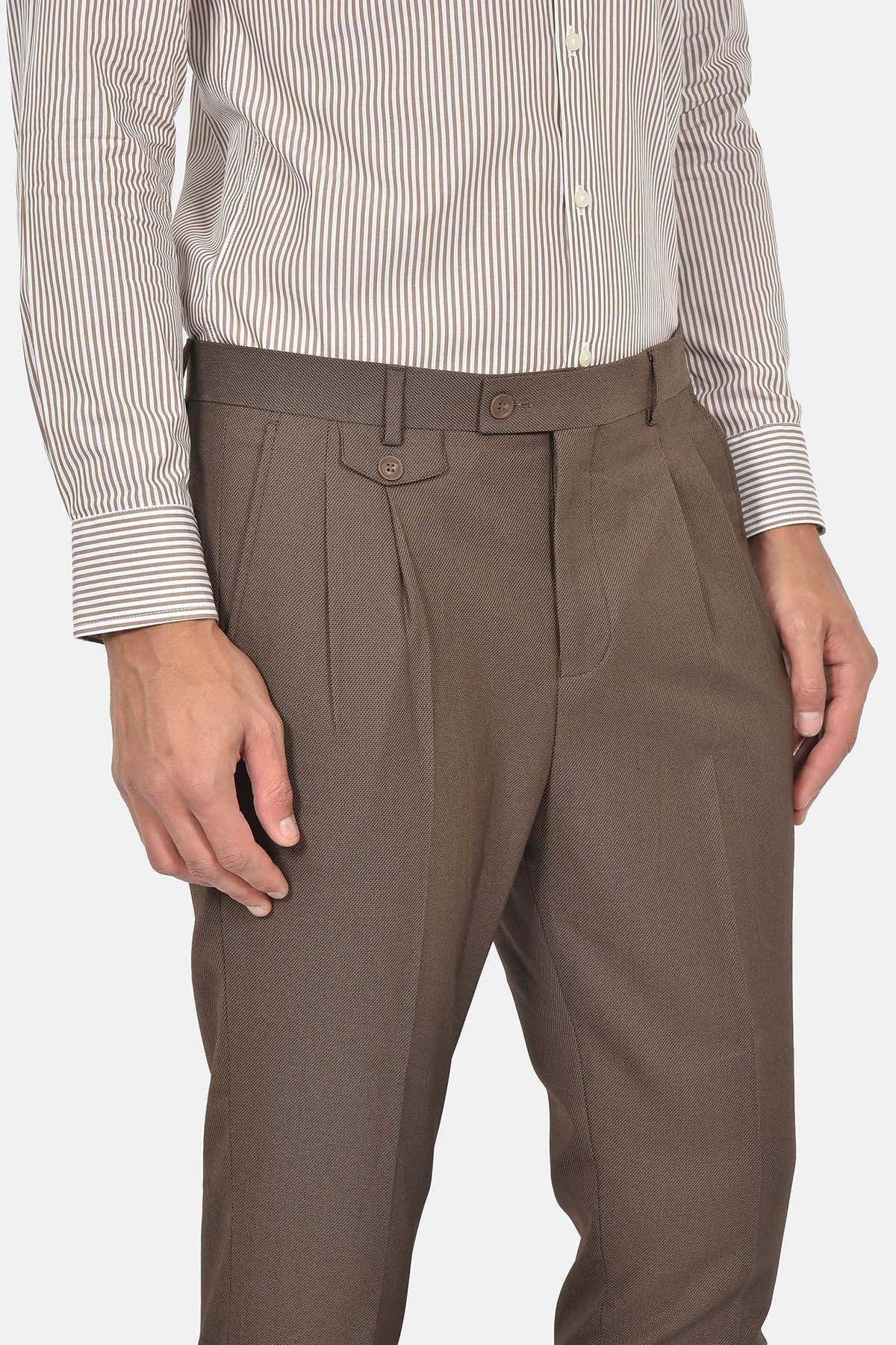 ανδρικό-κοστούμι-με-σταυρωτό-γιλέκο-slim-fit-&-μυτερό-πέτο-για-επίσημες-εμφανίσεις