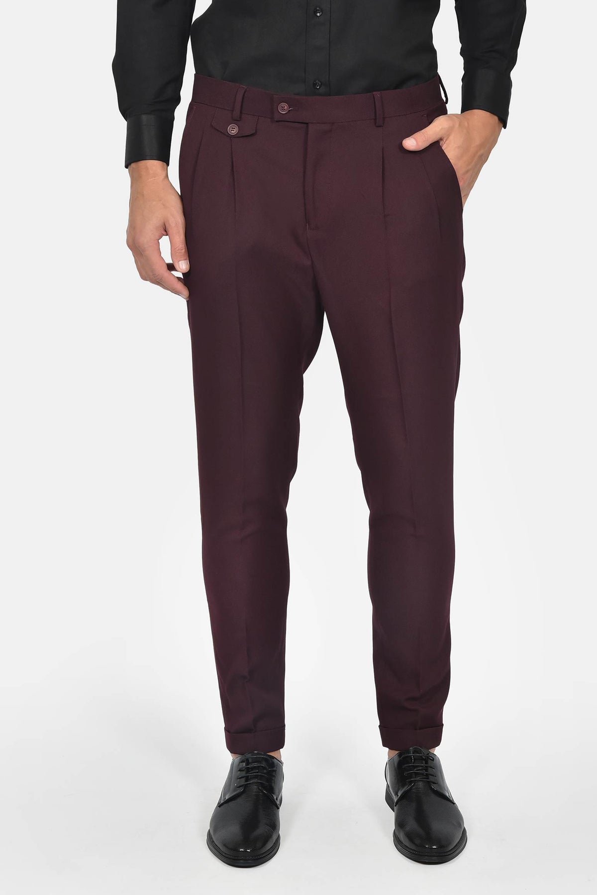 ανδρικό-κοστούμι-με-σταυρωτό-γιλέκο-slim-fit-&-μυτερό-πέτο-για-επίσημες-εμφανίσεις