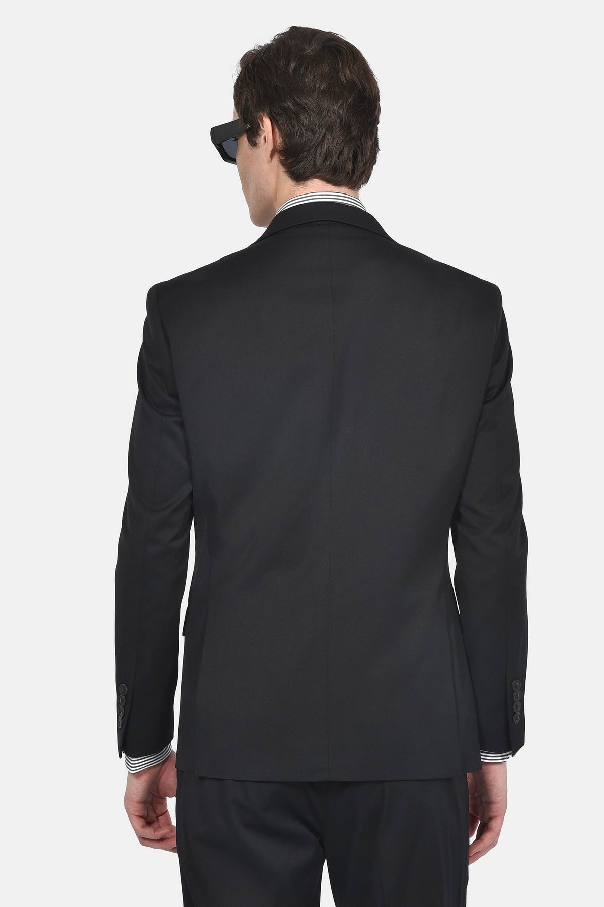 ανδρικό-κοστούμι-slim-fit-με-notch-πέτο-για-άνετη-κομψή-εμφάνιση