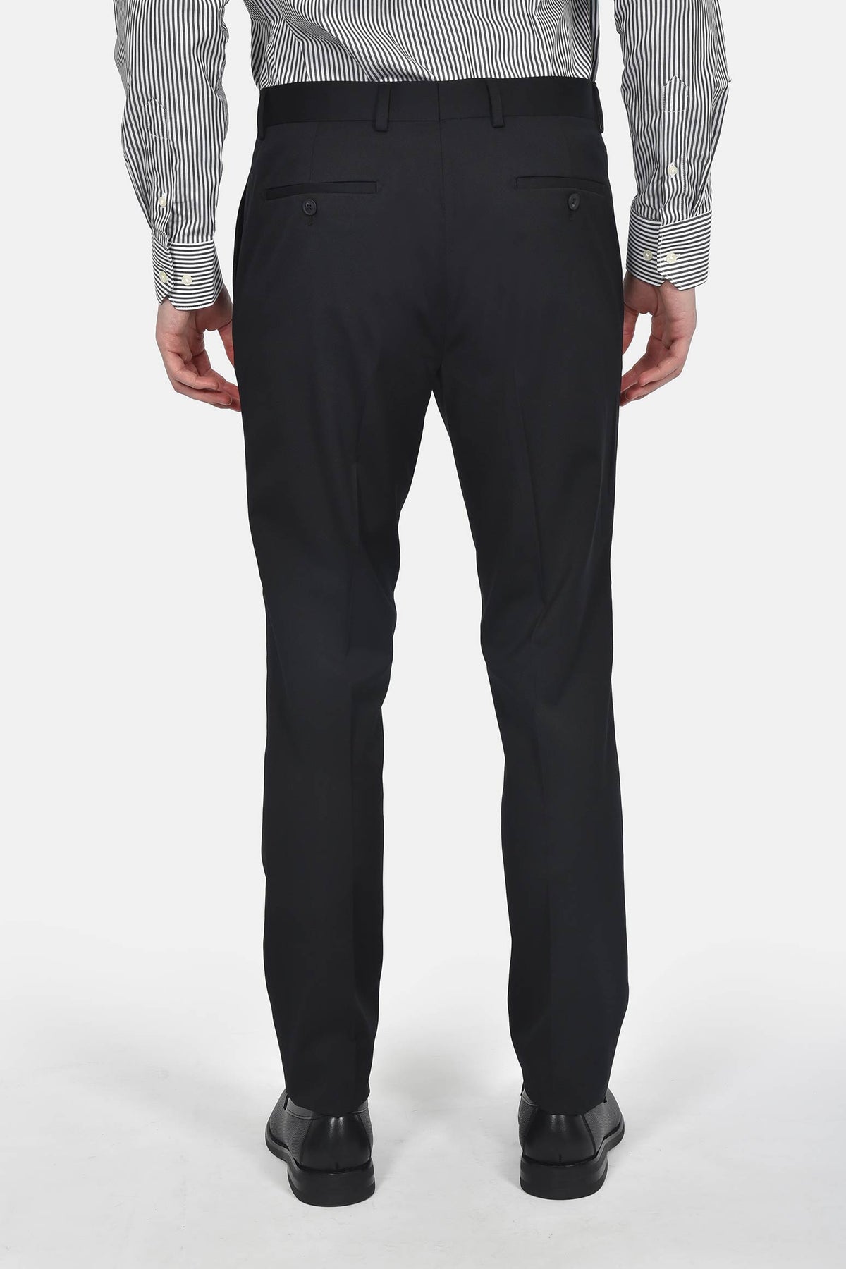 ανδρικό-κοστούμι-slim-fit-με-notch-πέτο-για-άνετη-κομψή-εμφάνιση