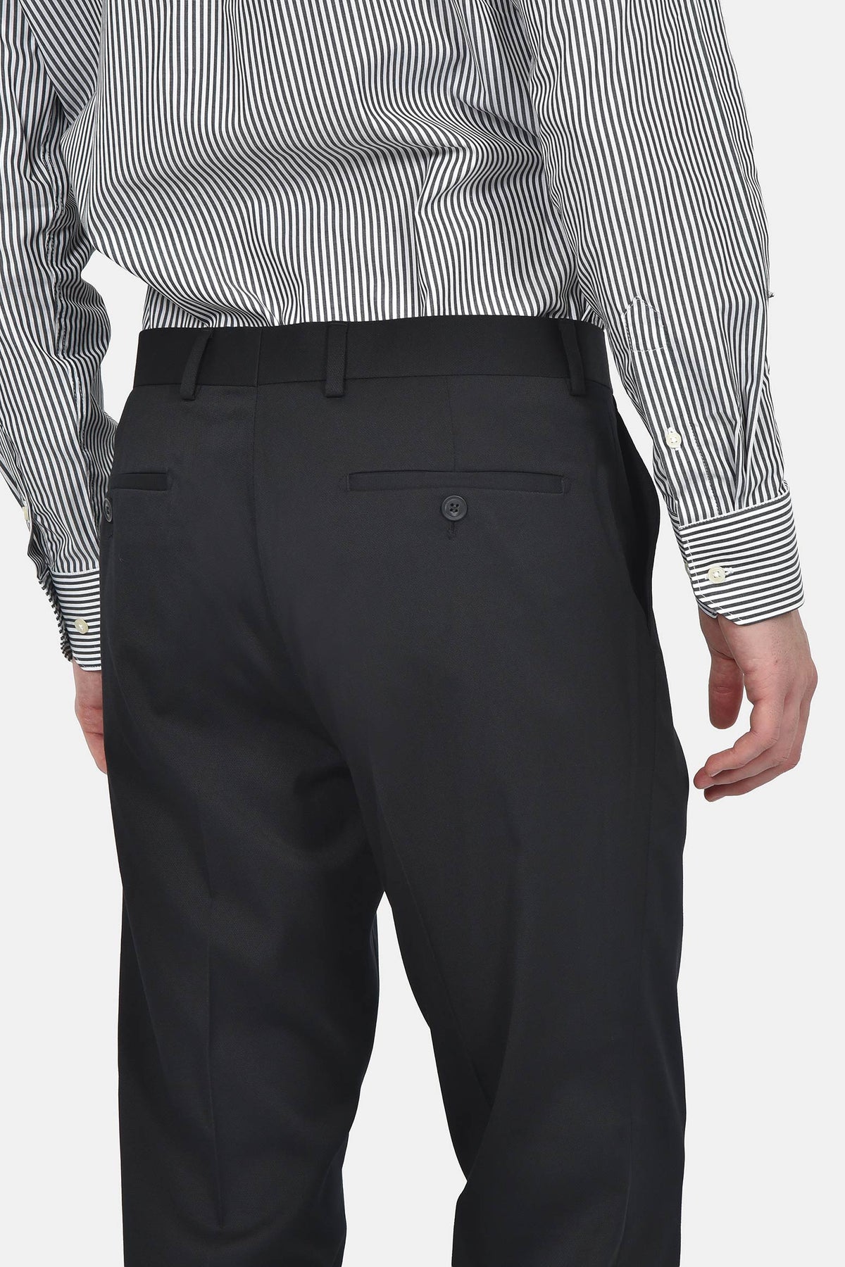 ανδρικό-κοστούμι-slim-fit-με-notch-πέτο-για-άνετη-κομψή-εμφάνιση