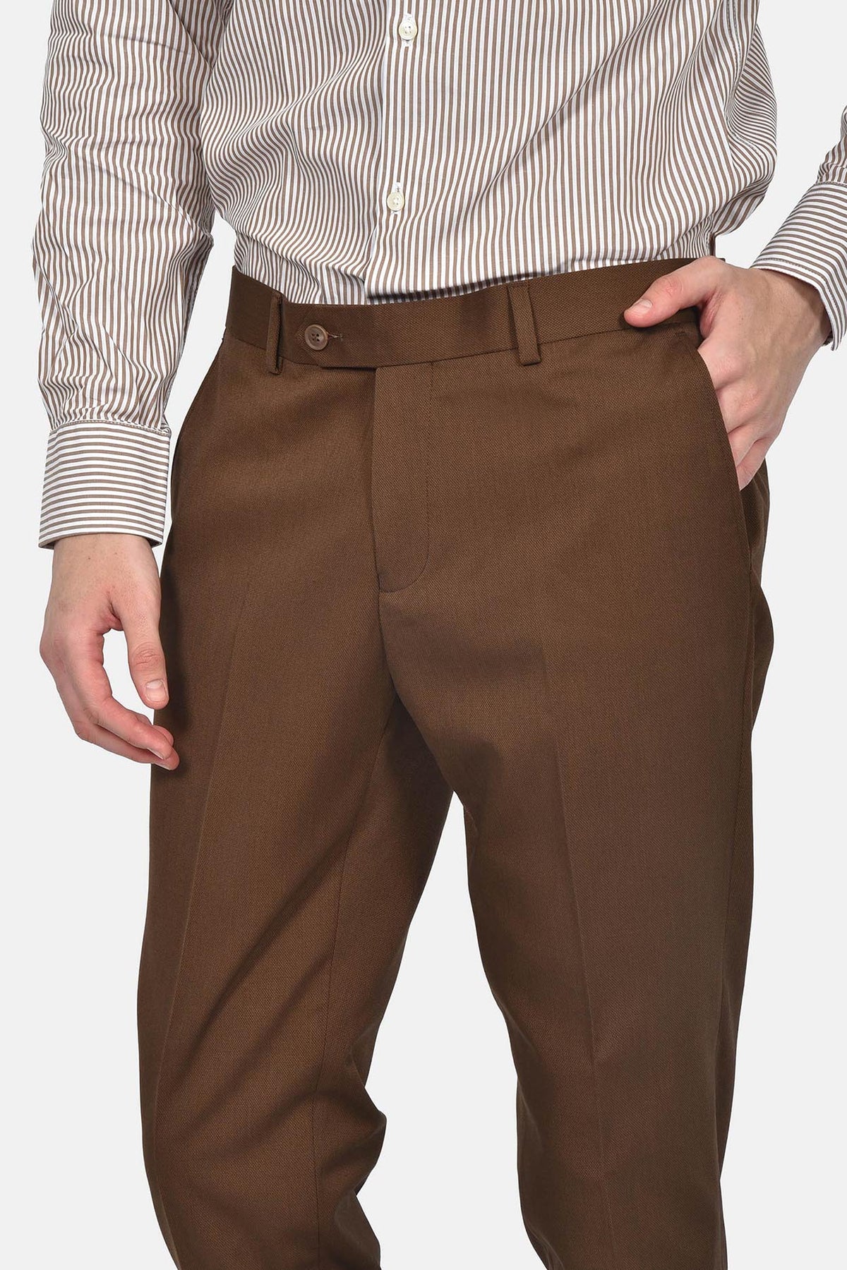 ανδρικό-κοστούμι-slim-fit-με-notch-πέτο-για-άνετη-κομψή-εμφάνιση