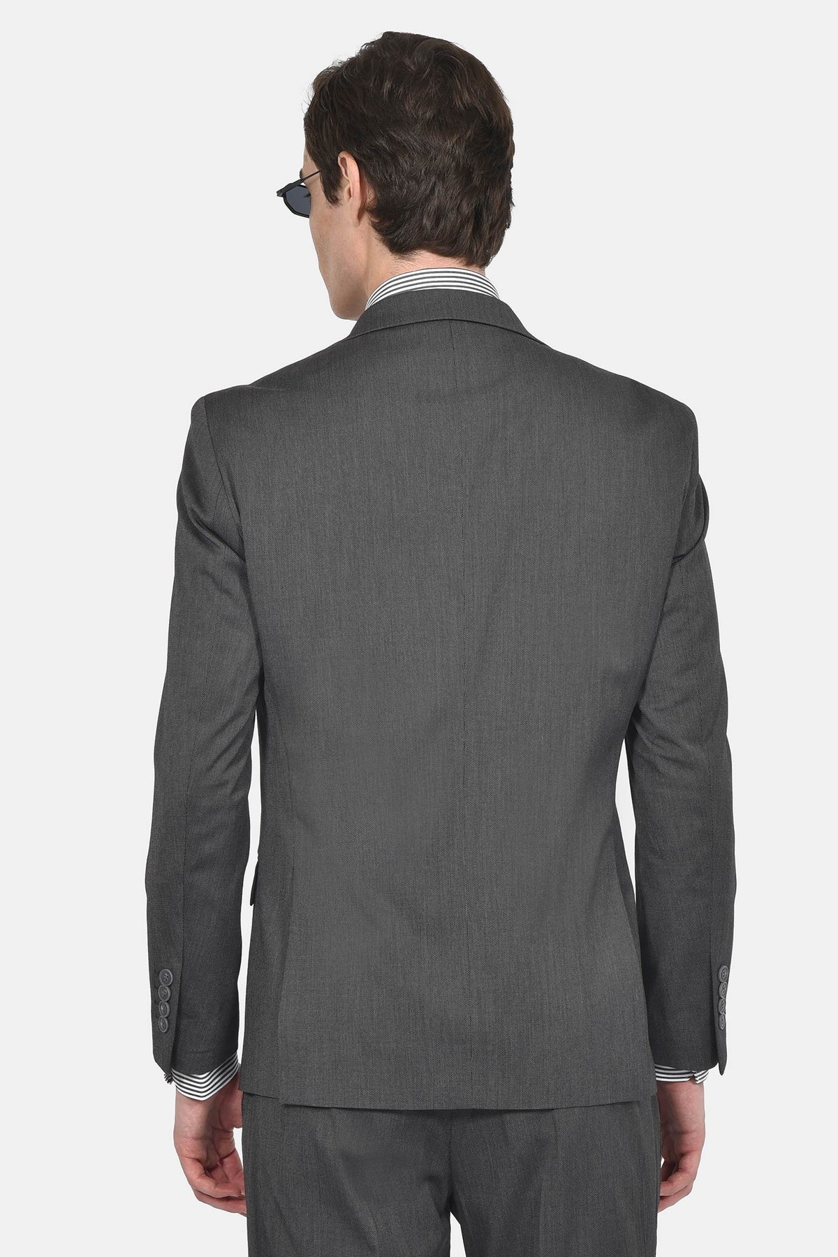 ανδρικό-κοστούμι-slim-fit-με-notch-πέτο-για-άνετη-κομψή-εμφάνιση