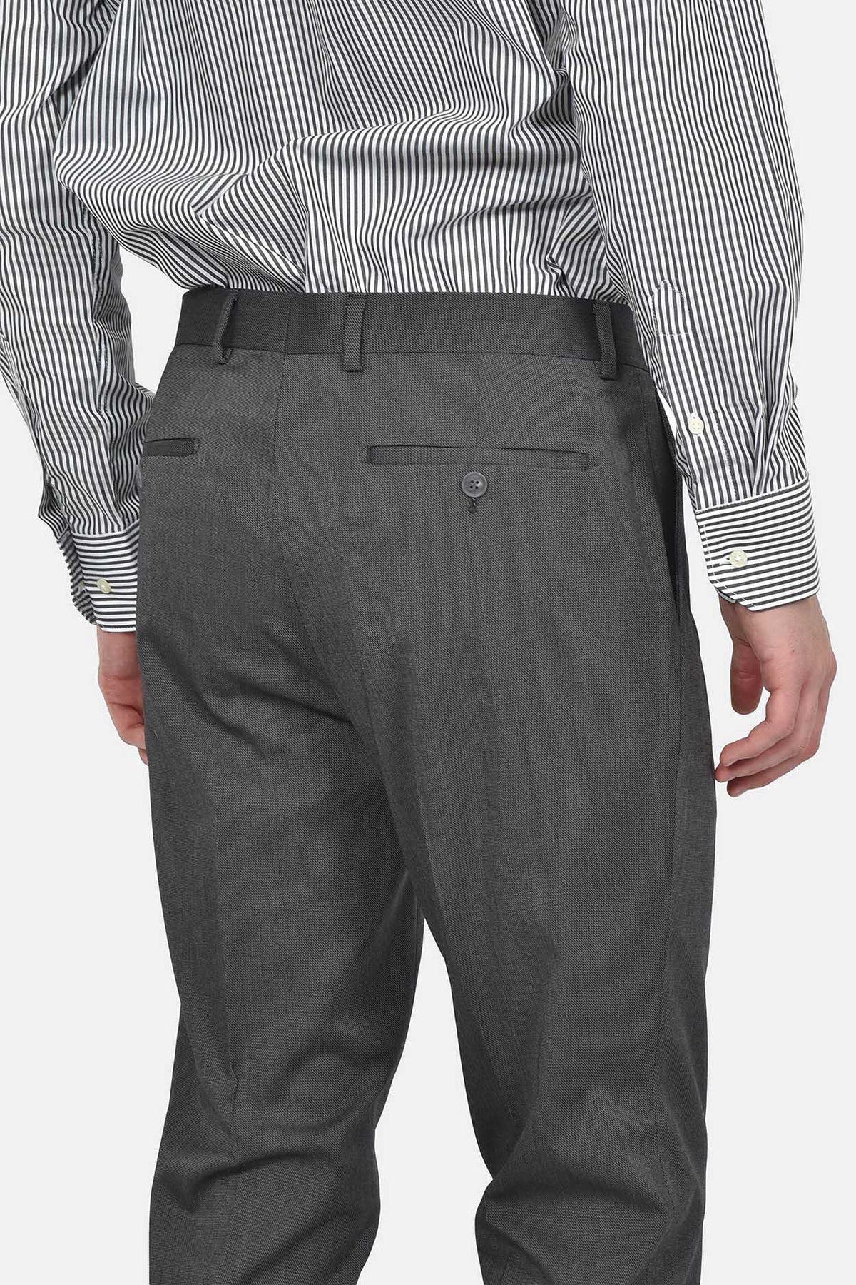 ανδρικό-κοστούμι-slim-fit-με-notch-πέτο-για-άνετη-κομψή-εμφάνιση