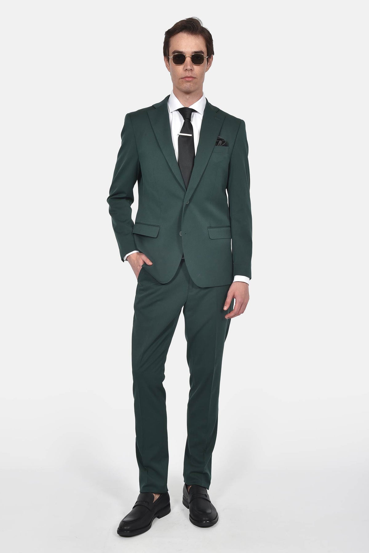 ανδρικό-κοστούμι-slim-fit-με-notch-πέτο-για-άνετη-κομψή-εμφάνιση