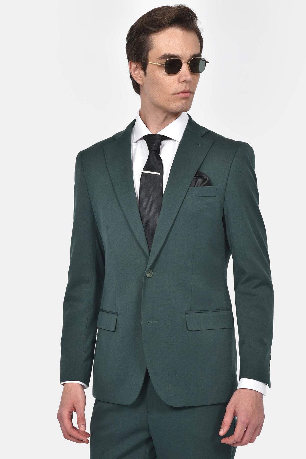 ανδρικό-κοστούμι-slim-fit-με-notch-πέτο-για-άνετη-κομψή-εμφάνιση