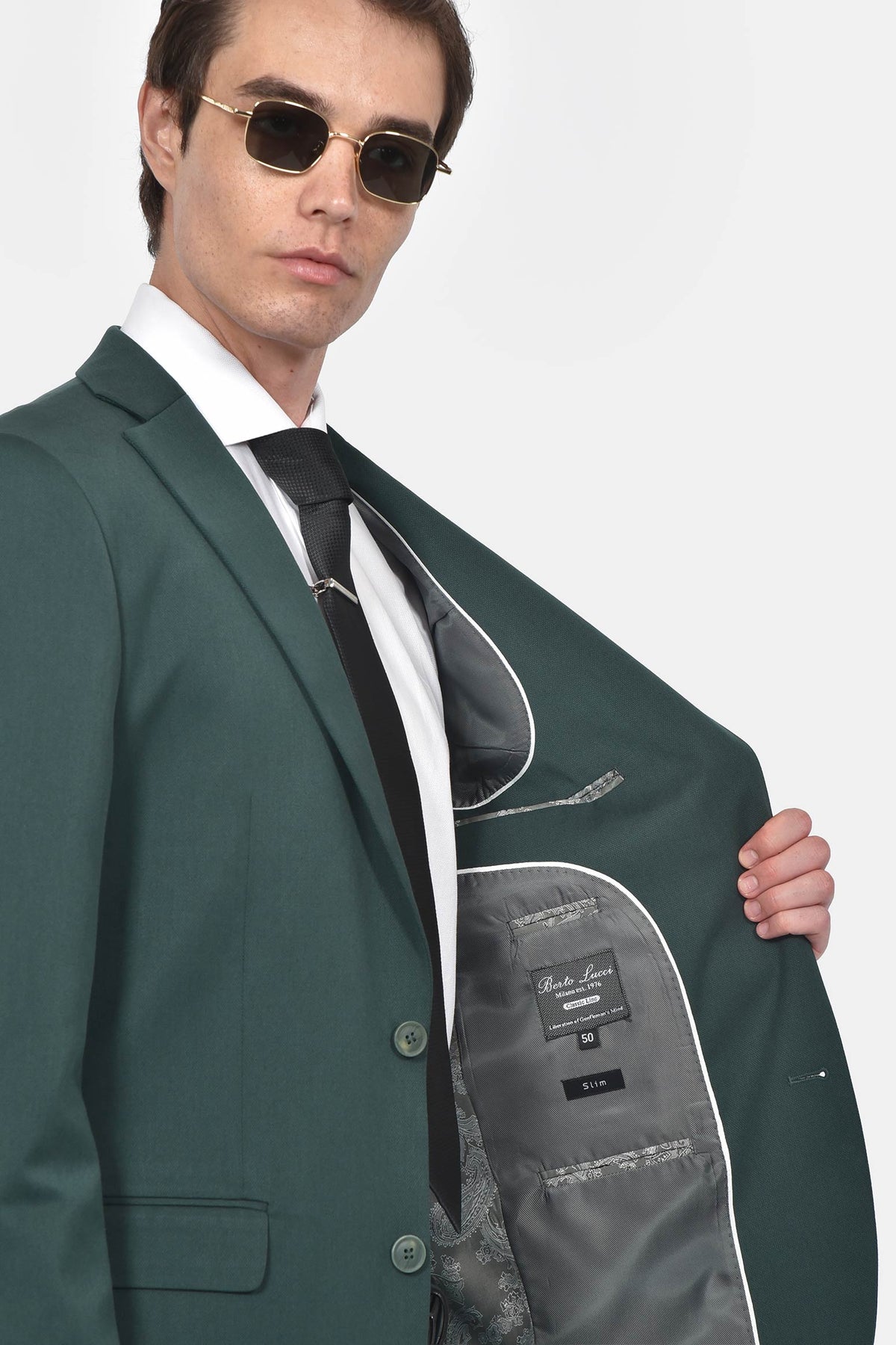 ανδρικό-κοστούμι-slim-fit-με-notch-πέτο-για-άνετη-κομψή-εμφάνιση
