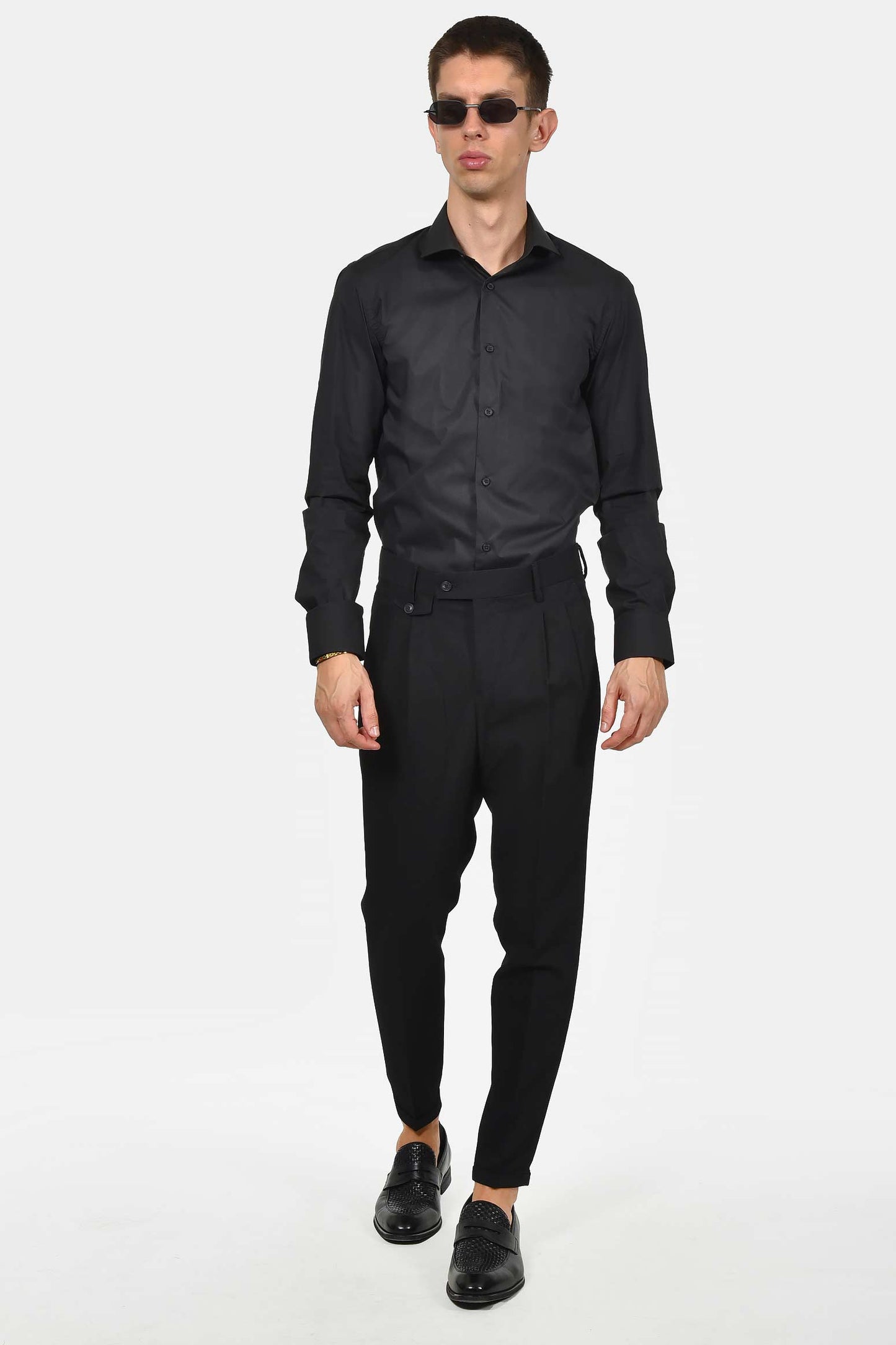 ανδρικό-επίσημο-παντελόνι-με-διπλή-πιέτα-και-ρεβέρ