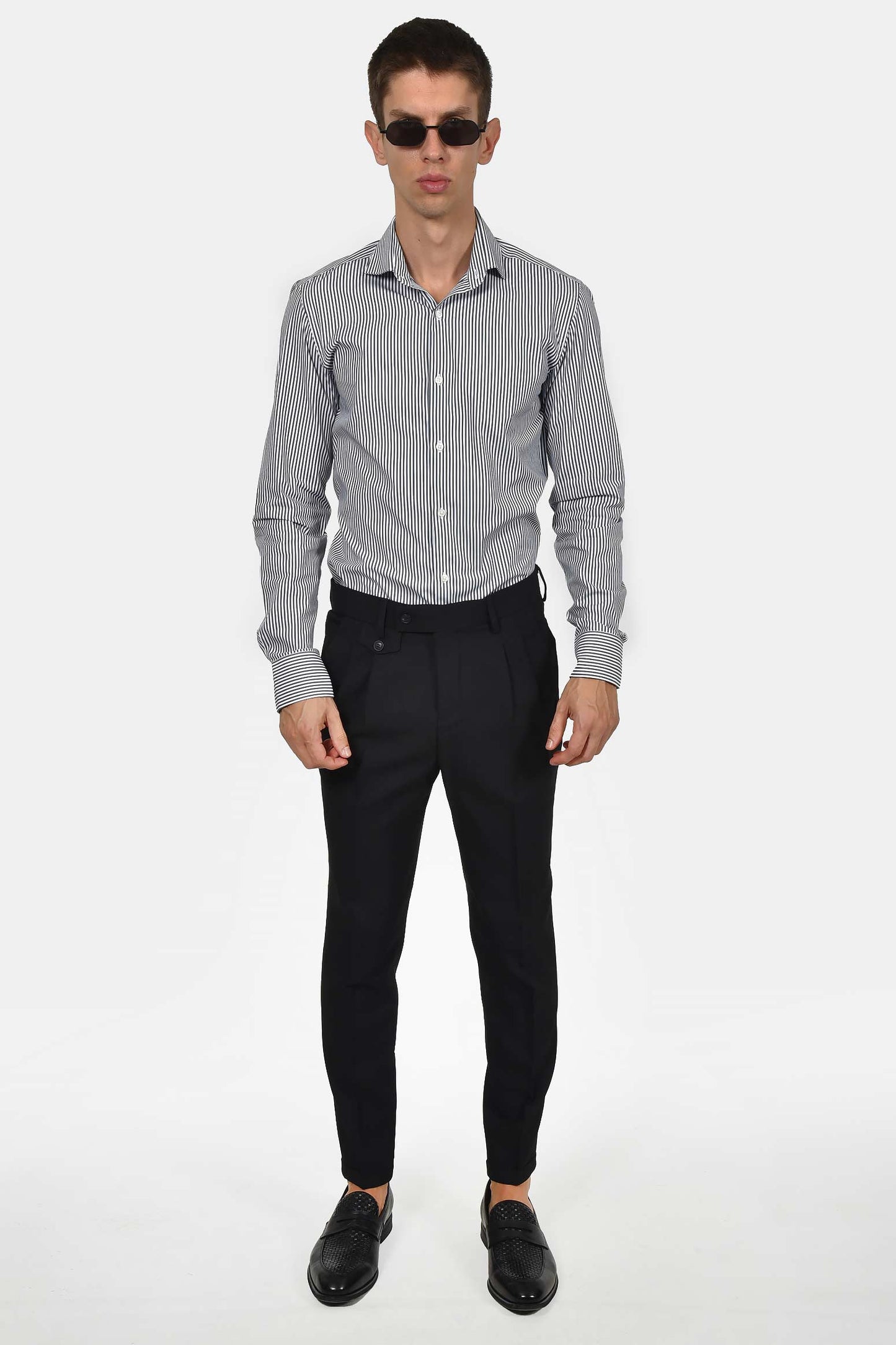 ανδρικό-επίσημο-παντελόνι-με-πιέτα-και-ρεβέρ