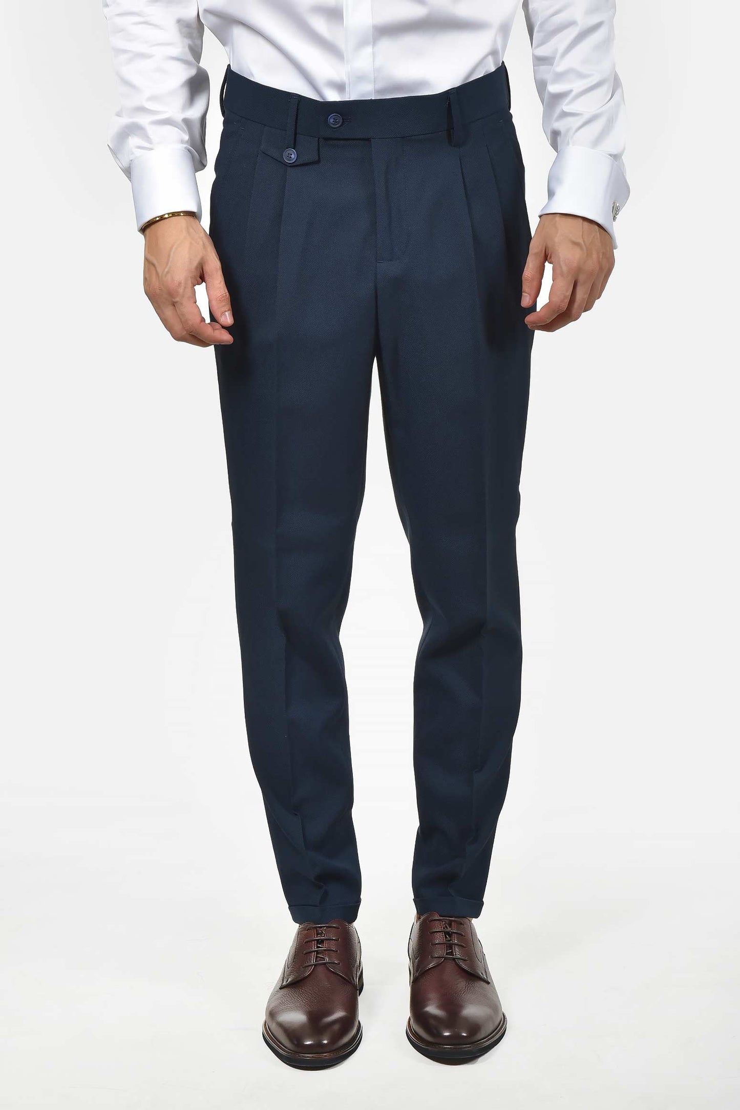ανδρικό-επίσημο-παντελόνι-με-πιέτα-και-ρεβέρ