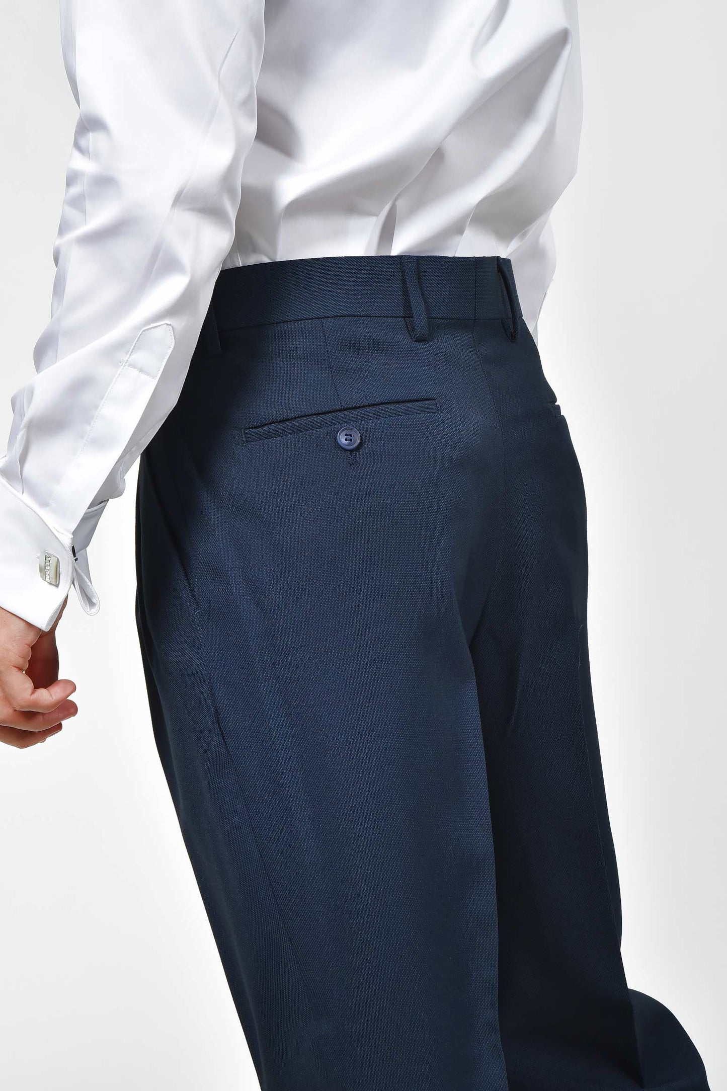 ανδρικό-επίσημο-παντελόνι-με-πιέτα-και-ρεβέρ