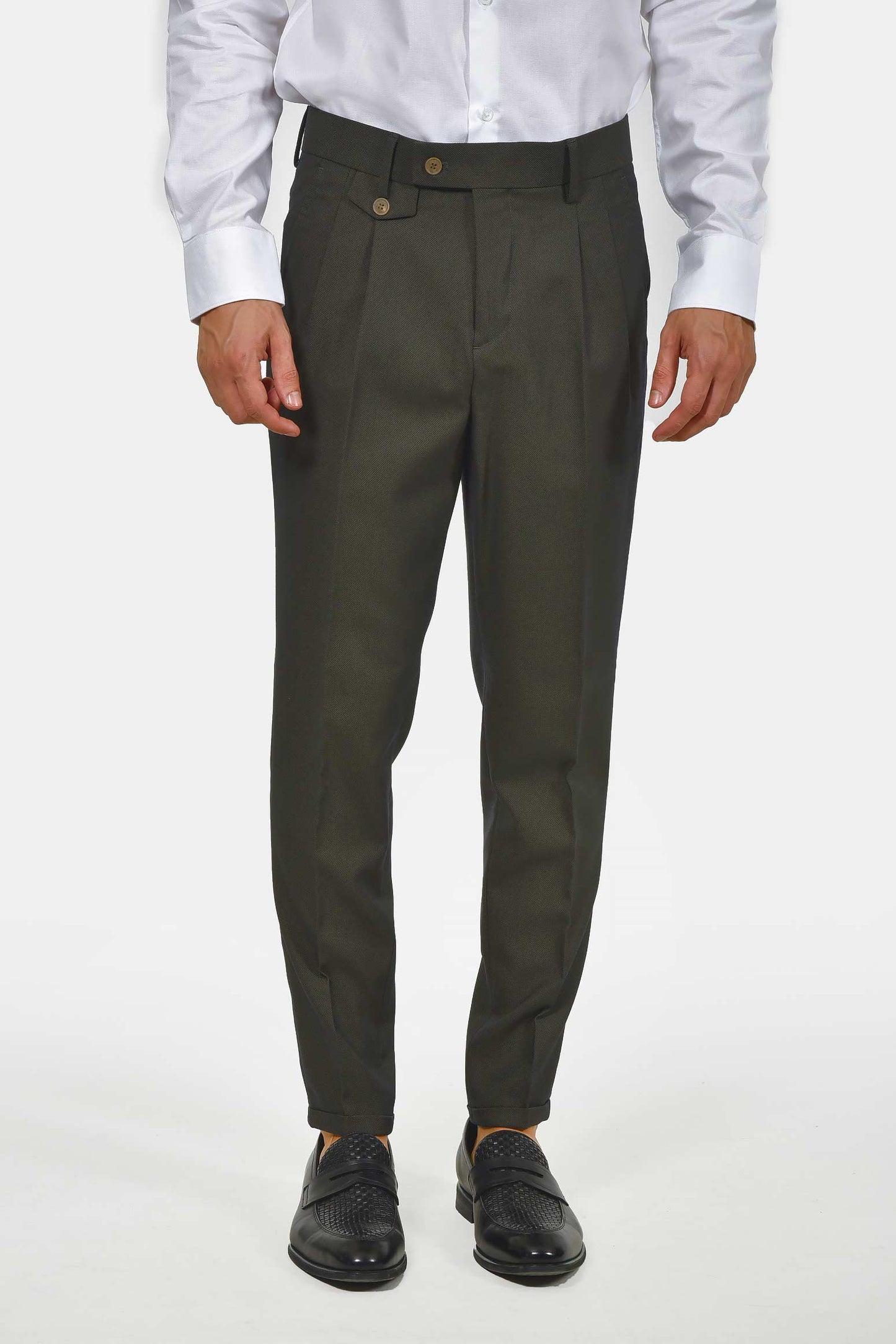 ανδρικό-επίσημο-παντελόνι-με-πιέτα-και-ρεβέρ