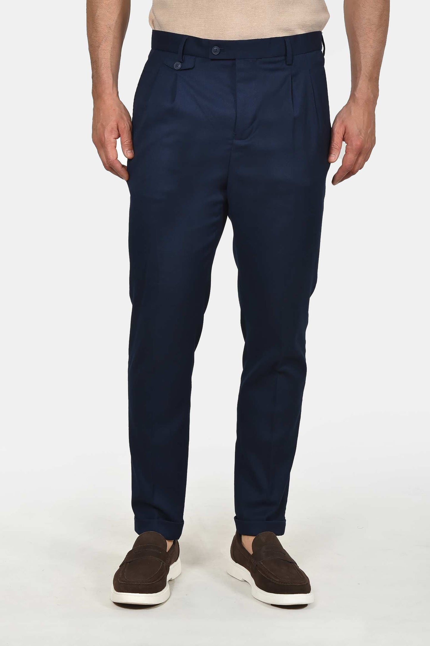 ανδρικό-επίσημο-παντελόνι-slim-fit-με-πιέτες-&-τσάκιση-για-κομψή-εμφάνιση 