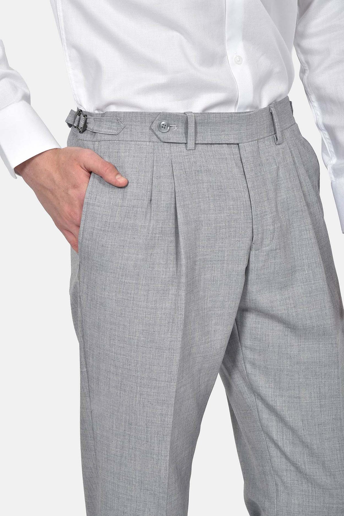 ανδρικό-παντελόνι-με-πιέτα-slim-fit-με-πλαϊνή-αγκράφα-ρύθμισης-για-κομψές-εμφανίσεις