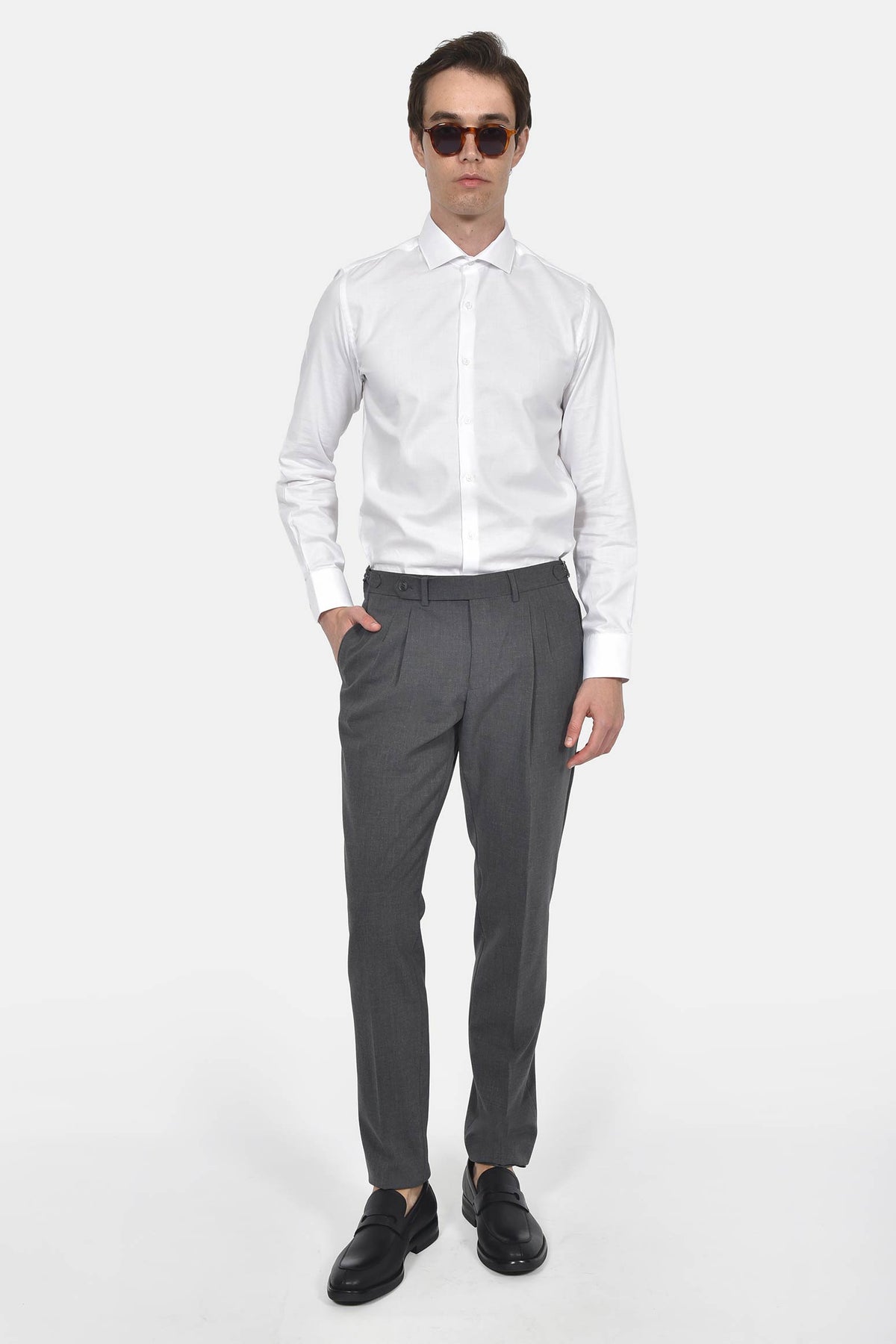 Ανδρικό Παντελόνι Με Πιέτα Slim Fit Με Πλαϊνή Αγκράφα Ρύθμισης Για Κομψές Εμφανίσεις
