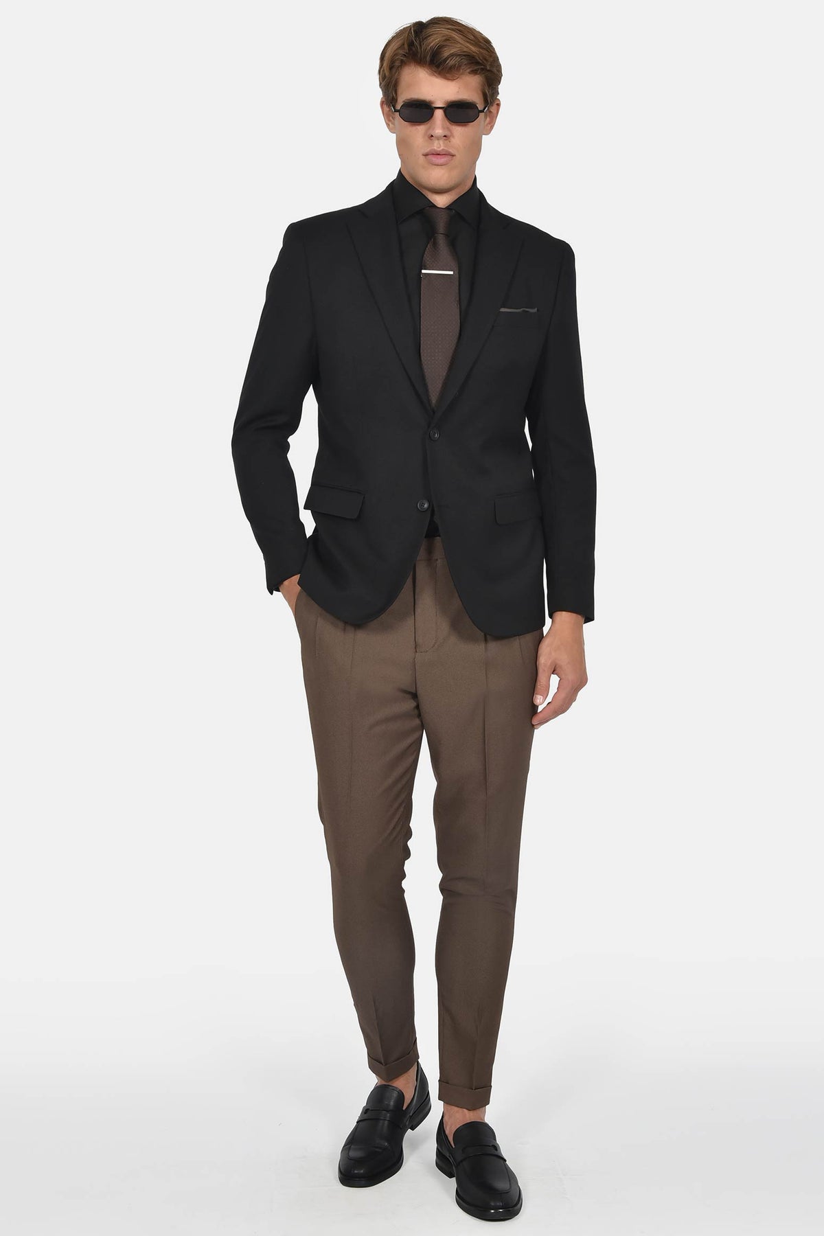 ανδρικό-σακάκι-slim-fit-με-κλασικό-πέτο-για-επίσημες-εμφανίσεις