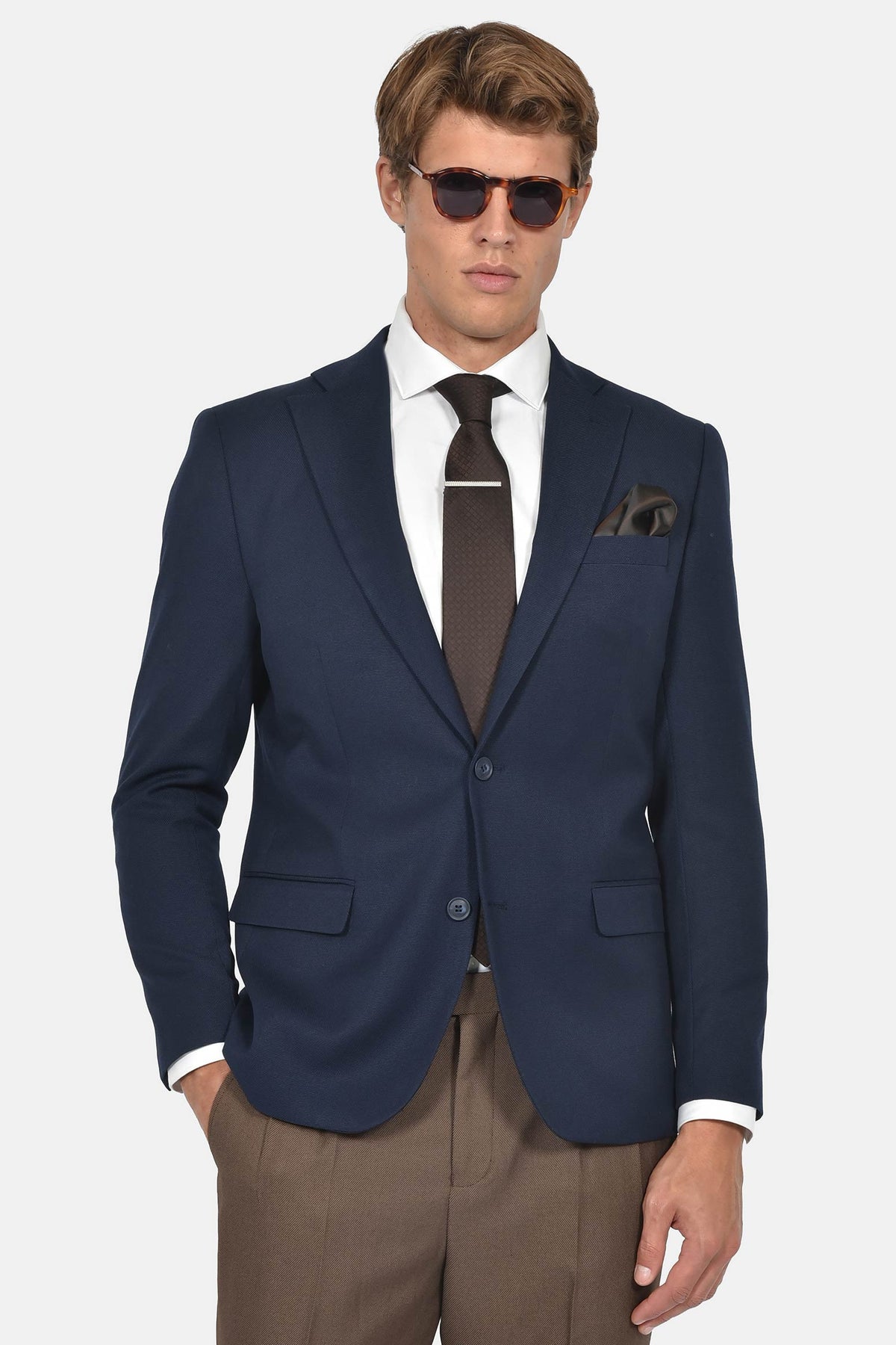 ανδρικό-σακάκι-slim-fit-με-κλασικό-πέτο-για-επίσημες-εμφανίσεις