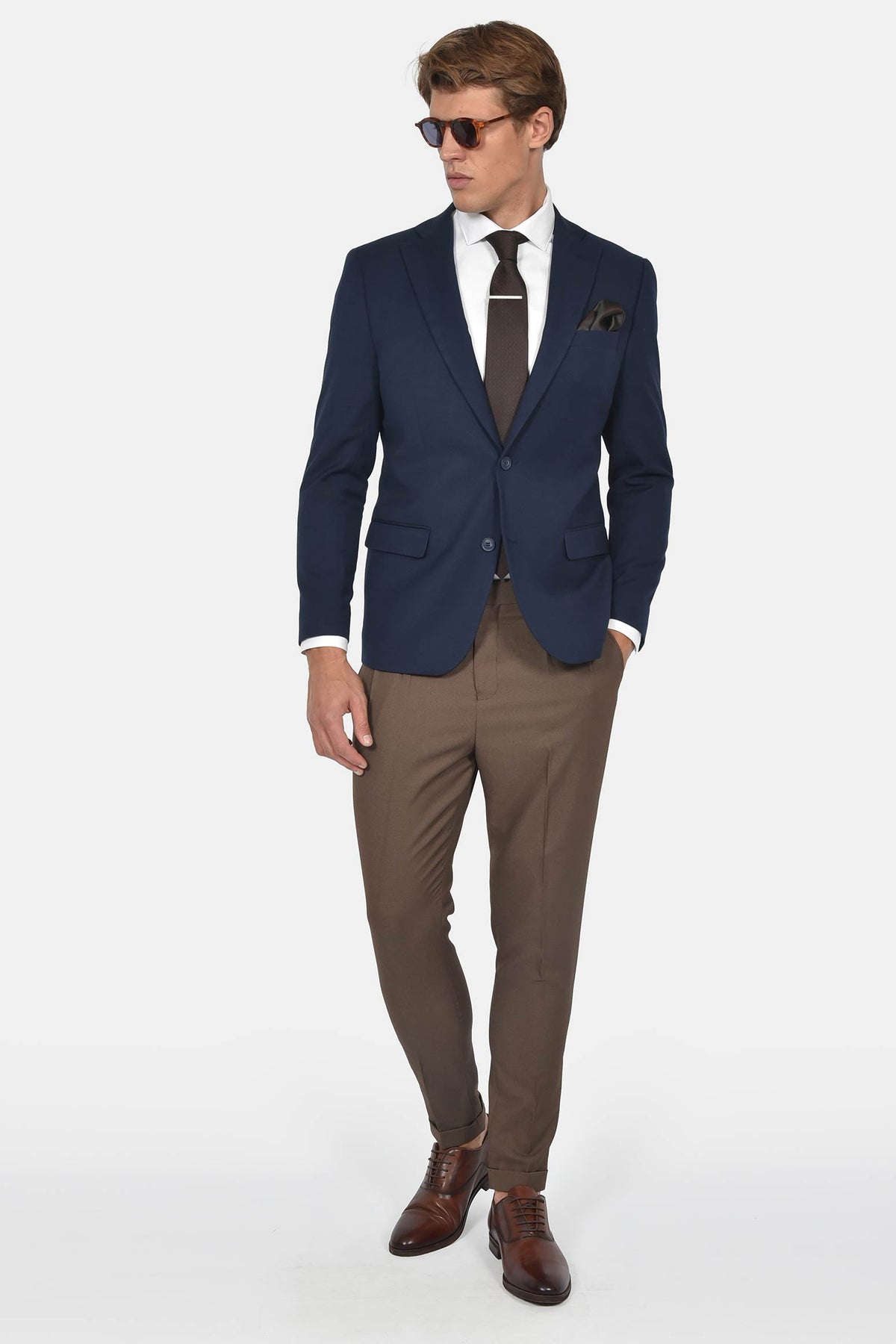 ανδρικό-σακάκι-slim-fit-με-κλασικό-πέτο-για-επίσημες-εμφανίσεις