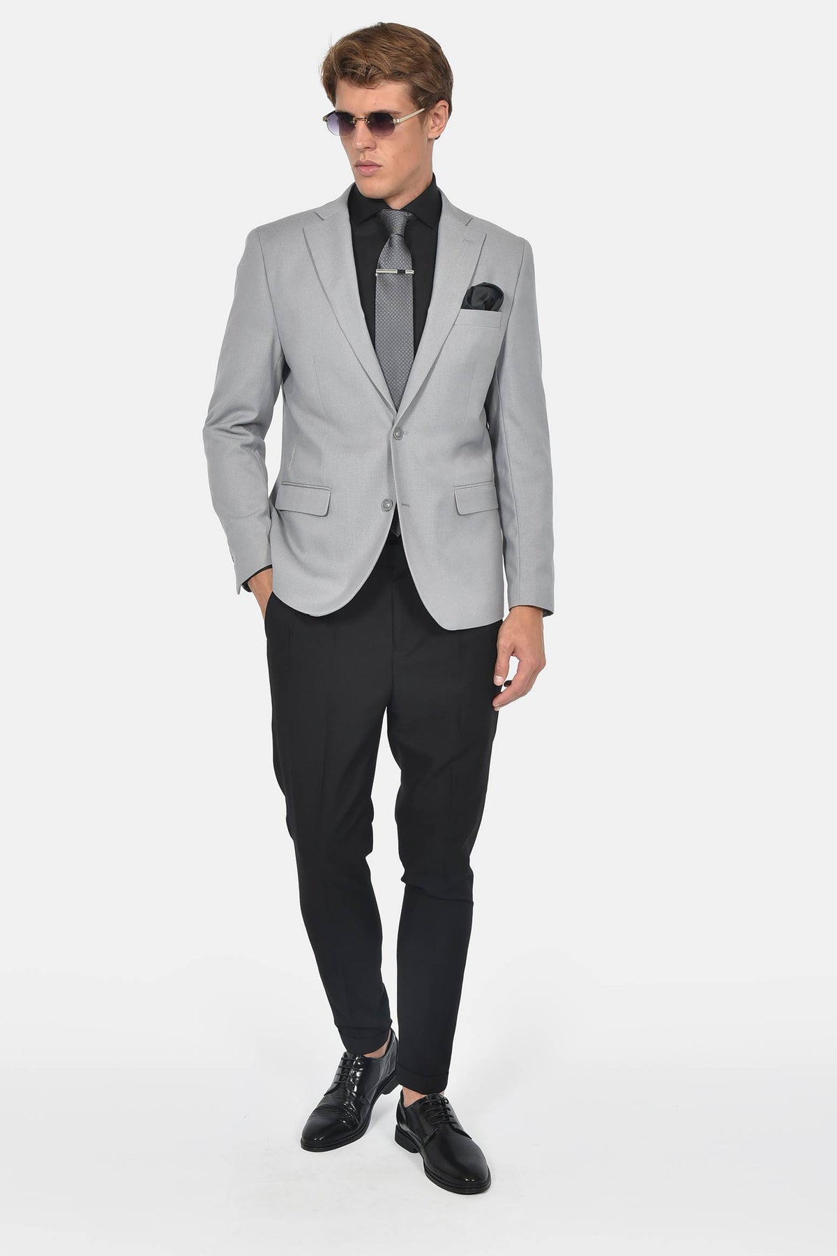 ανδρικό-σακάκι-slim-fit-με-κλασικό-πέτο-για-επίσημες-εμφανίσεις