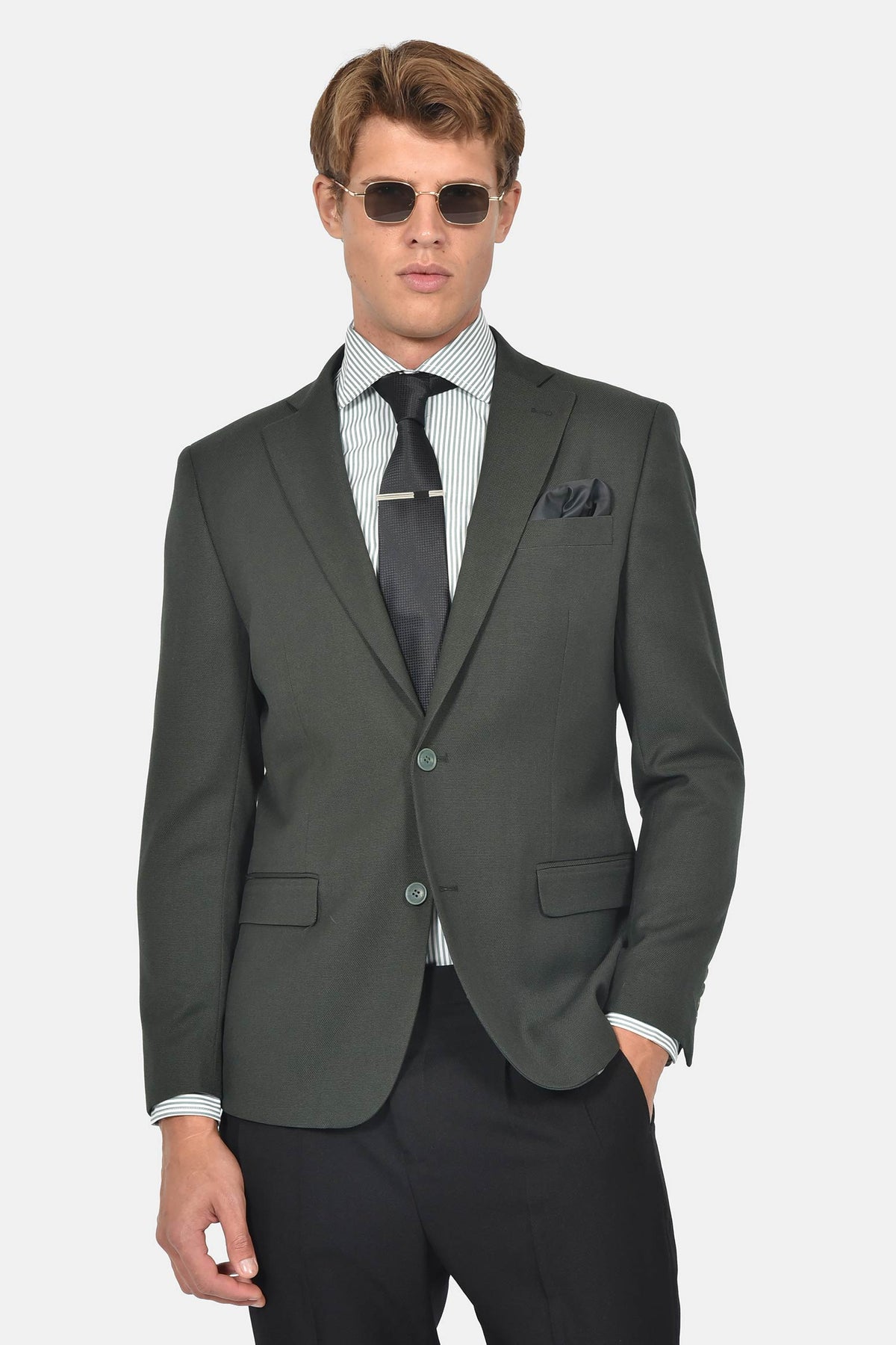 ανδρικό-σακάκι-slim-fit-με-κλασικό-πέτο-για-επίσημες-εμφανίσεις