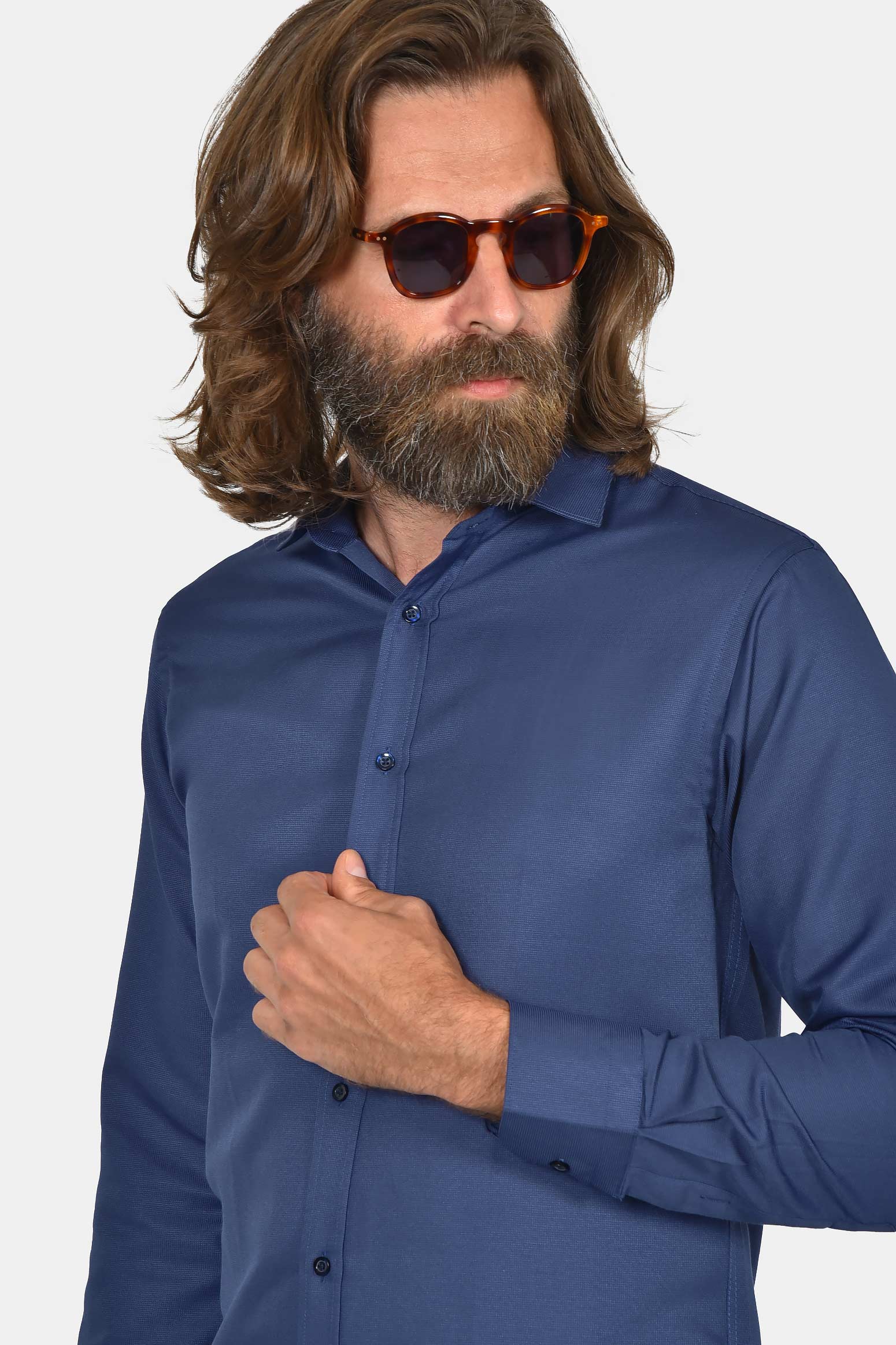 ανδρικό-επίσημο-πουκάμισο-σε-κανονική-γραμμή