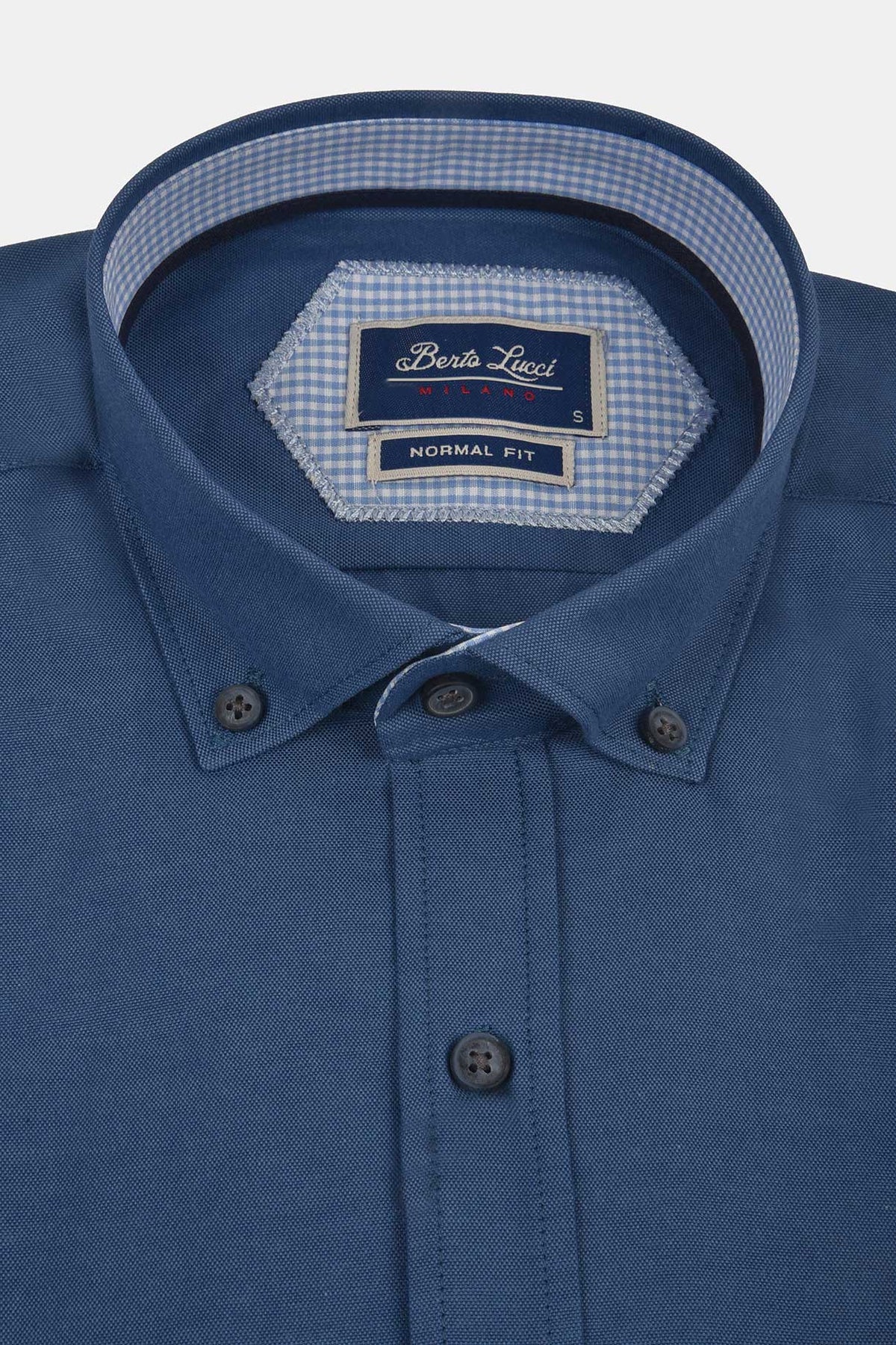 ανδρικό-κοντομάνικο-button-down-πουκάμισο-normal-fit-με-διακριτική-καρό-λεπτομέρεια-στον-γιακά