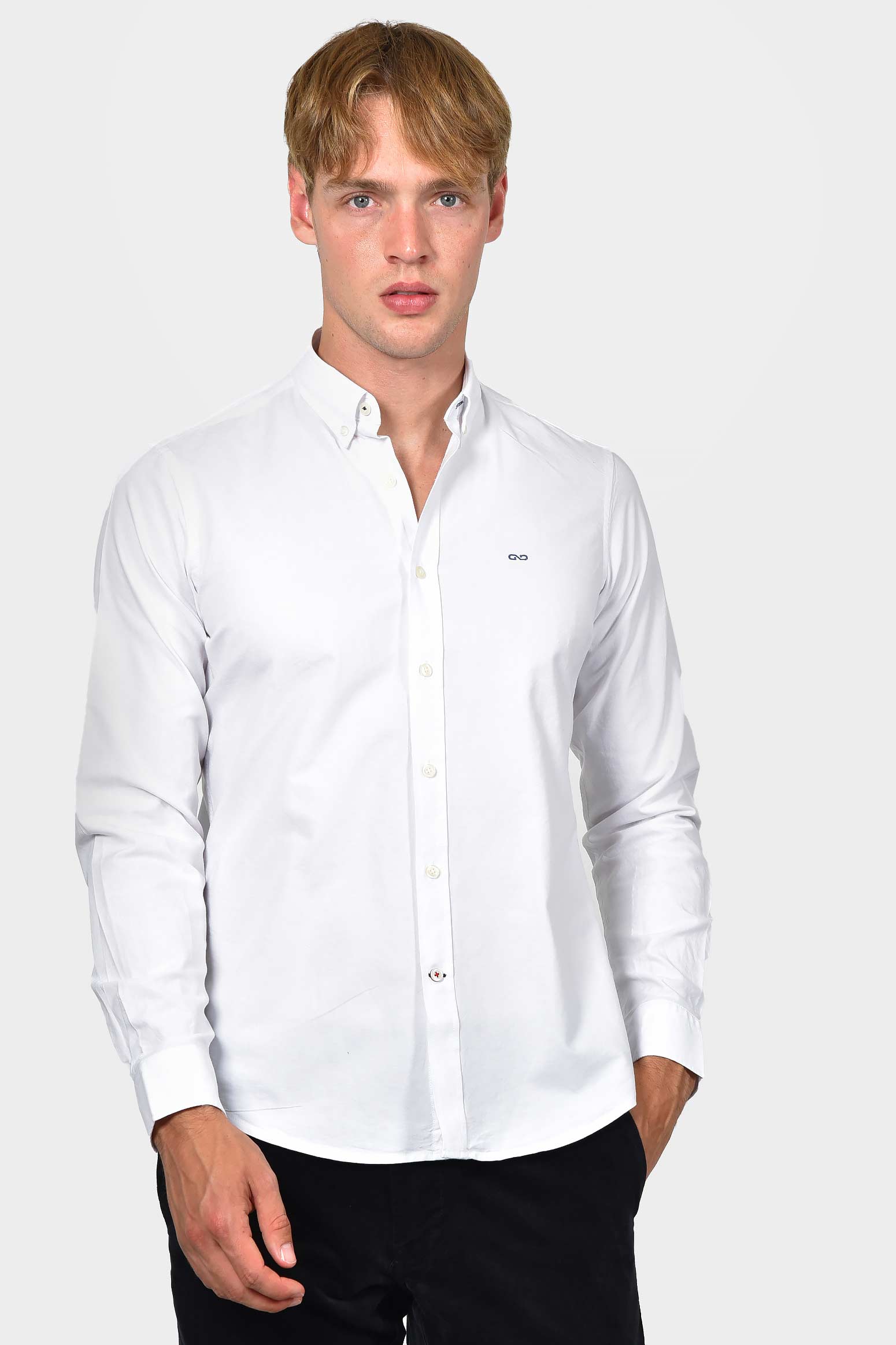 ανδρικό-πουκάμισο-button-down-100%-βαμβακερό-με-διακριτικό-κέντημα-στήθους