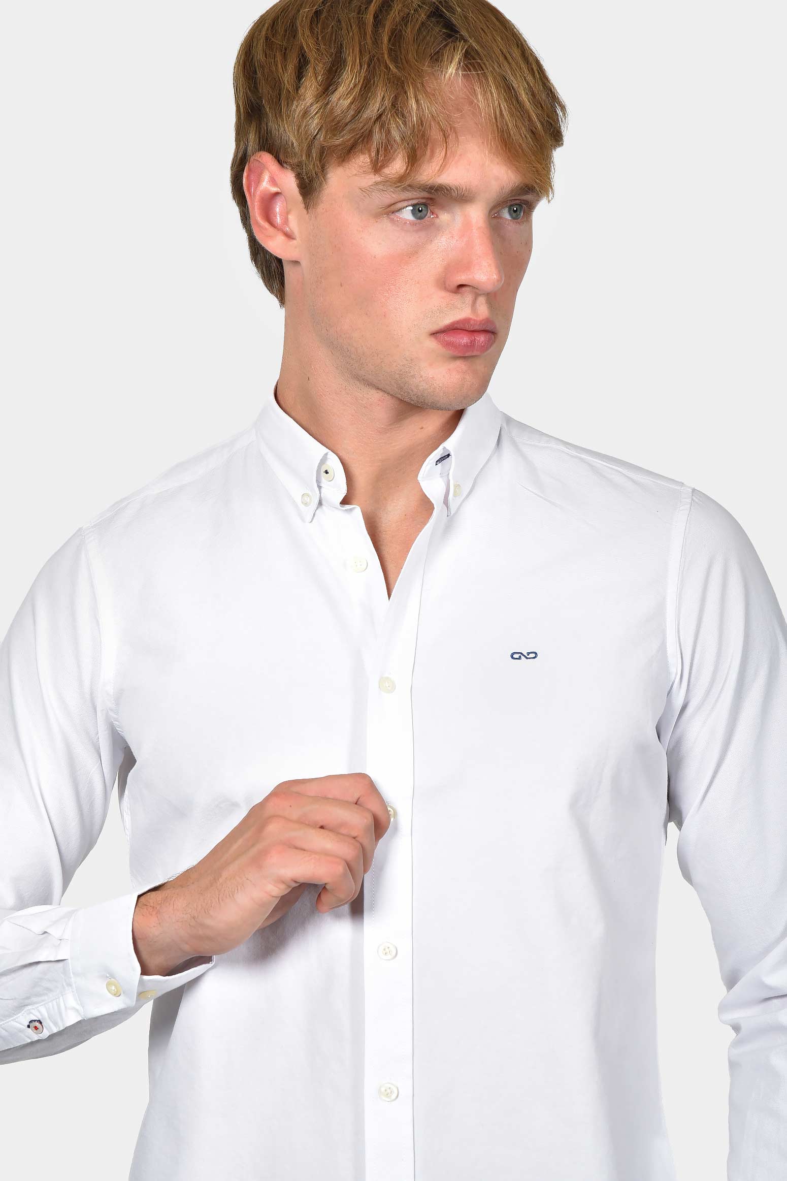 ανδρικό-πουκάμισο-button-down-100%-βαμβακερό-με-διακριτικό-κέντημα-στήθους