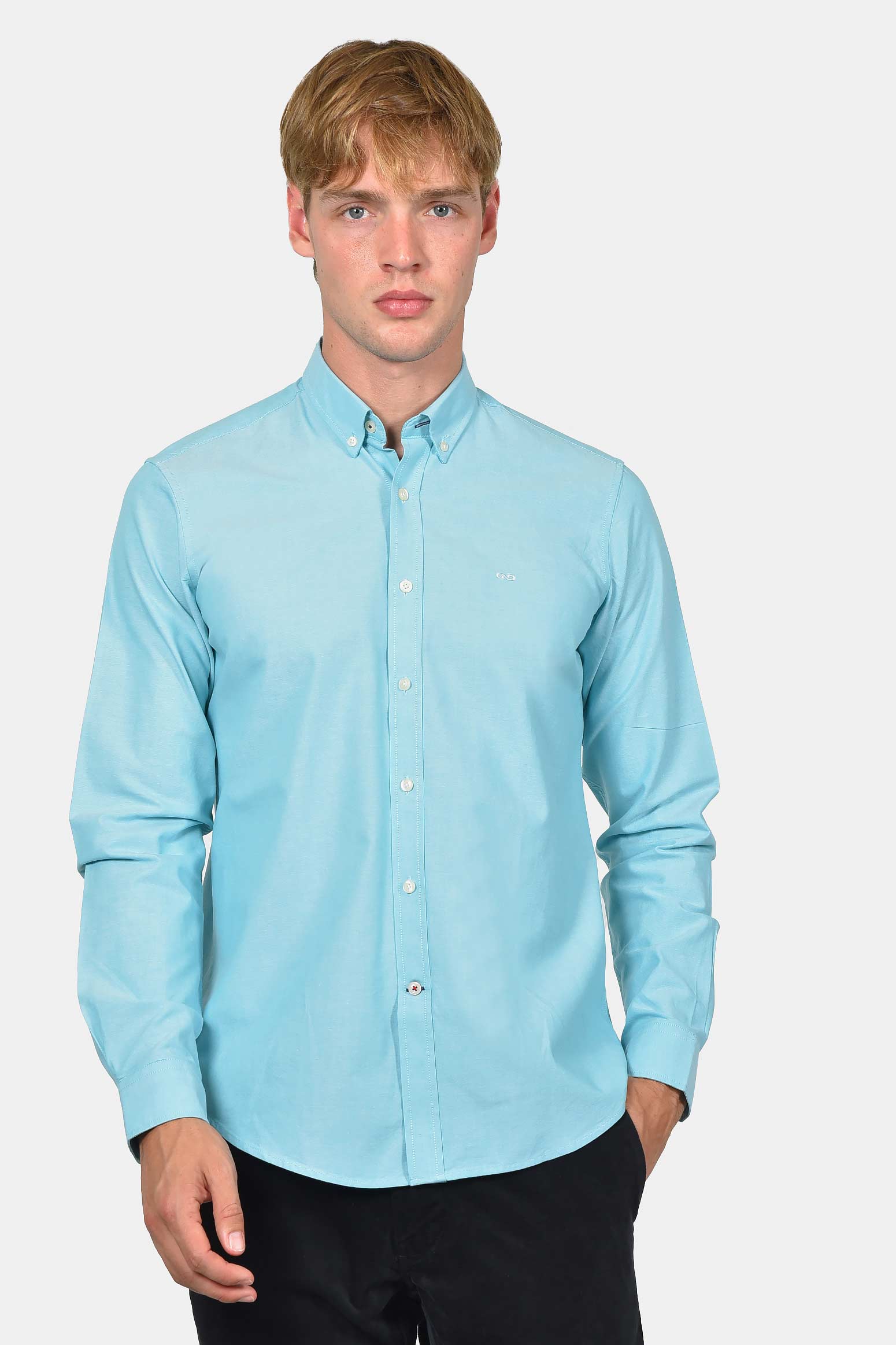 ανδρικό-πουκάμισο-button-down-100%-βαμβακερό-με-διακριτικό-κέντημα-στήθους