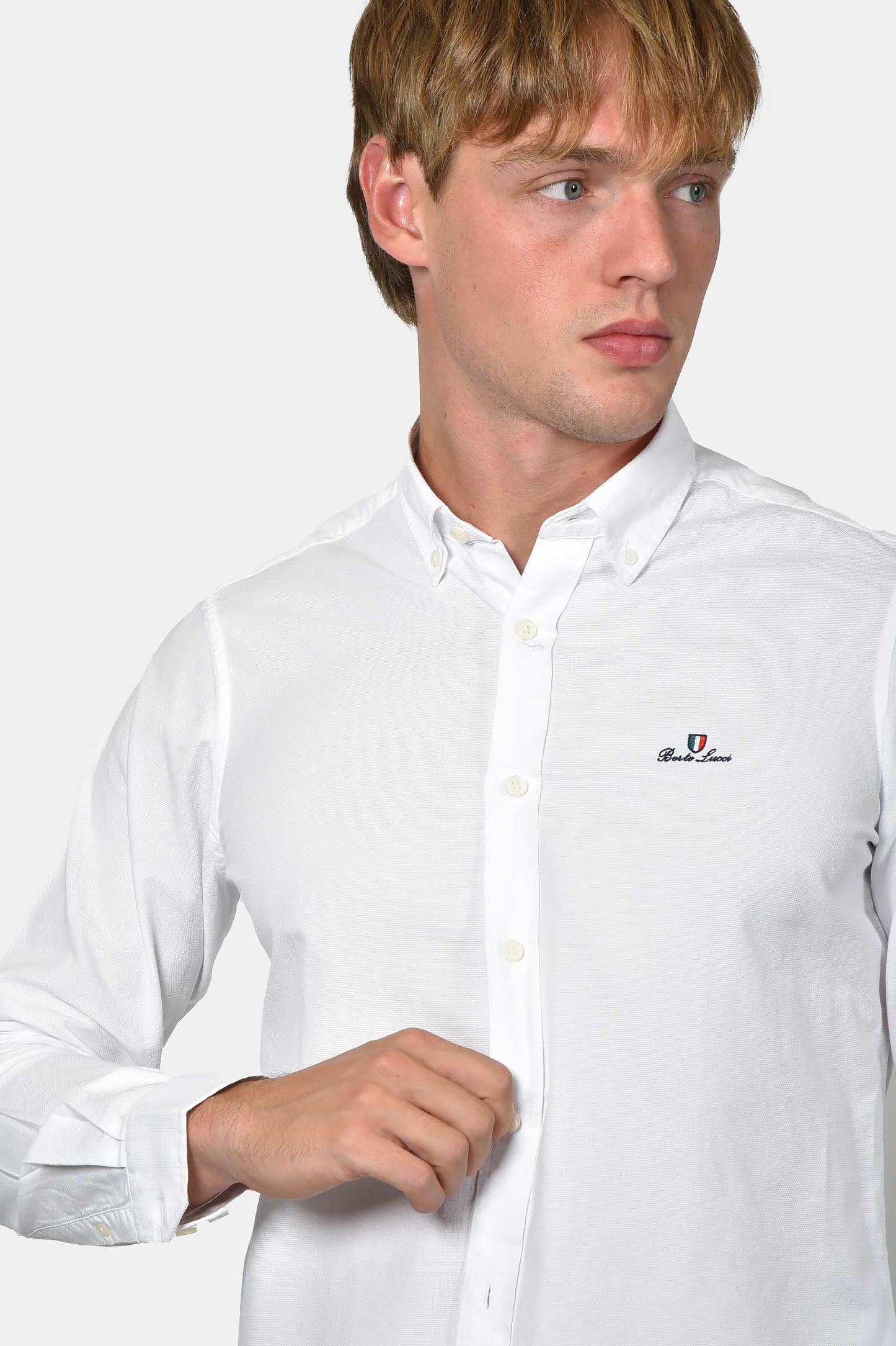 ανδρικό-πουκάμισο-button-down-custom-fit-από-100%-βαμβάκι-απαλό-και-ευκολοφόρετο