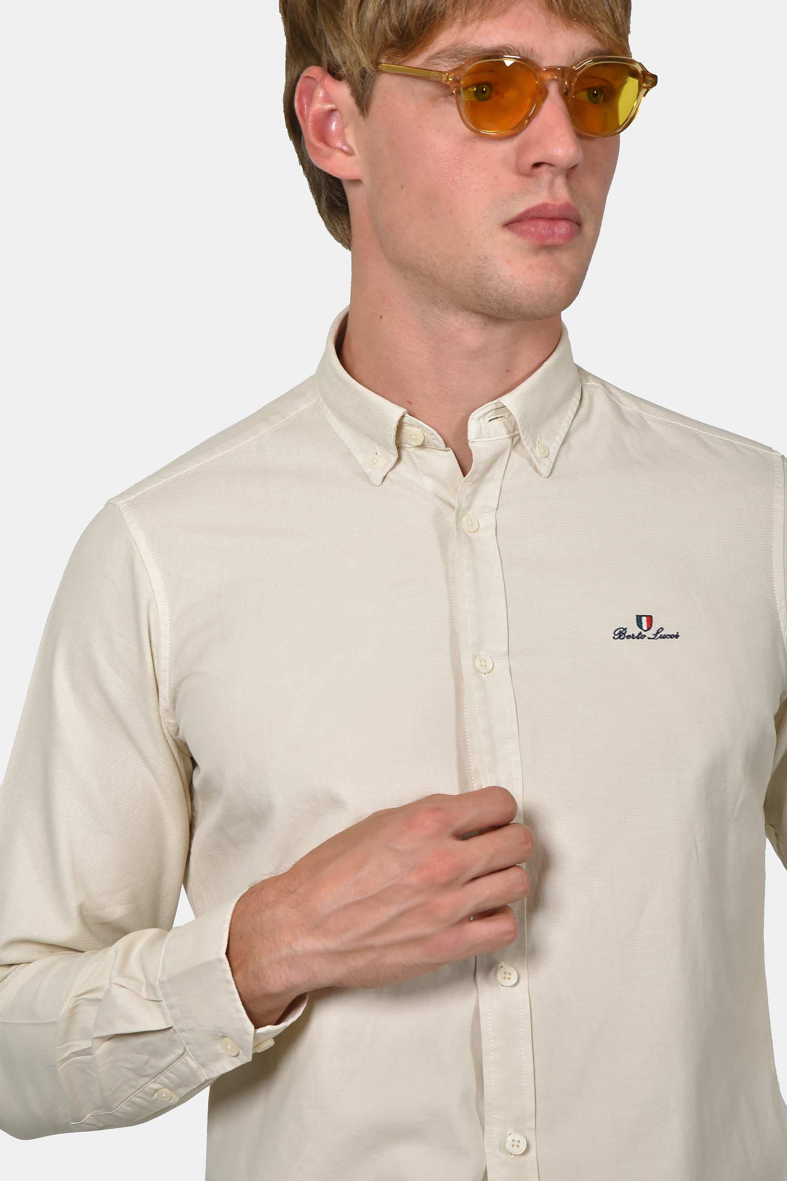 ανδρικό-πουκάμισο-button-down-custom-fit-από-100%-βαμβάκι-απαλό-και-ευκολοφόρετο