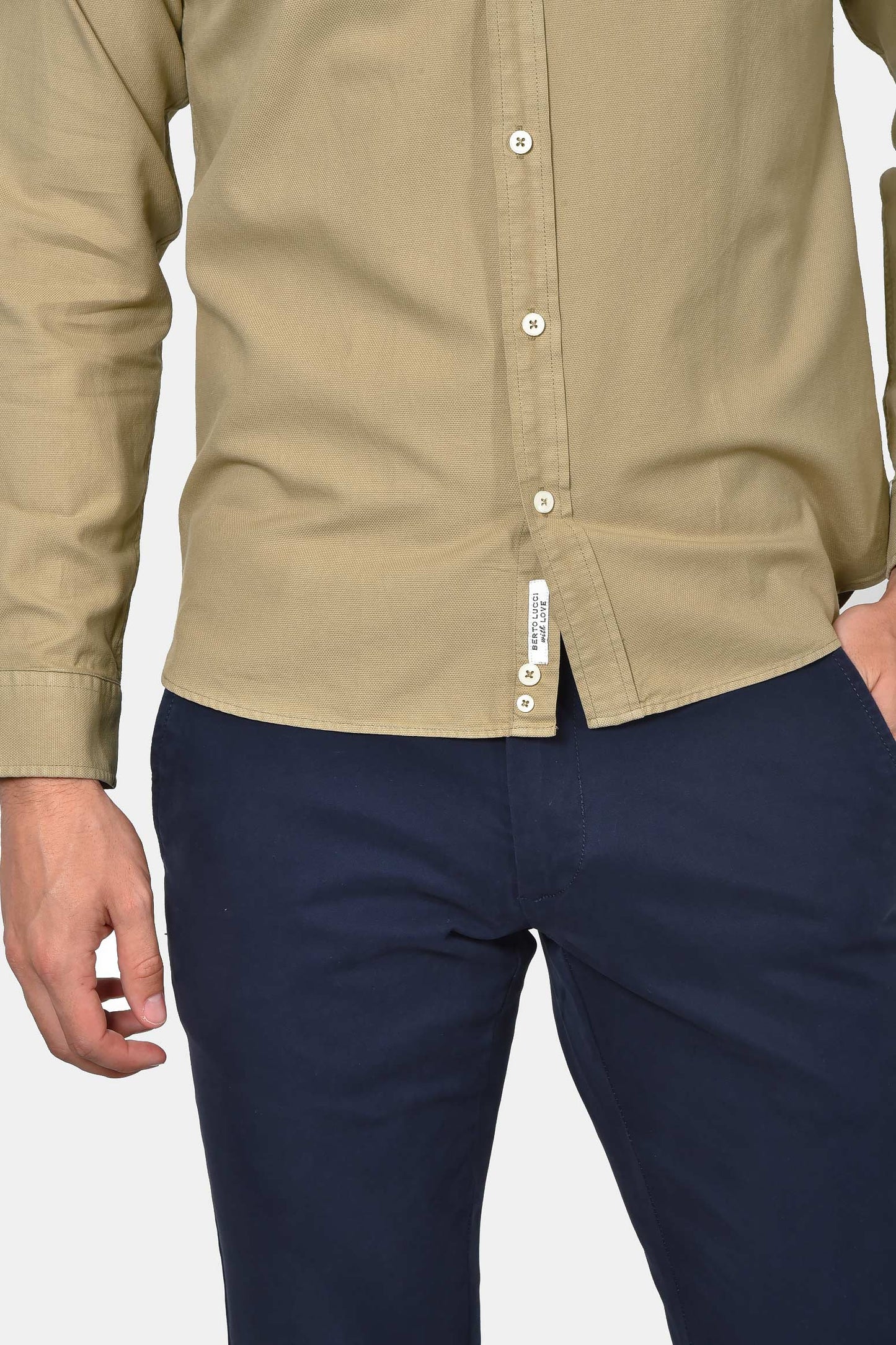 ανδρικό-πουκάμισο-button-down-custom-fit-από-100%-βαμβάκι-απαλό-και-ευκολοφόρετο