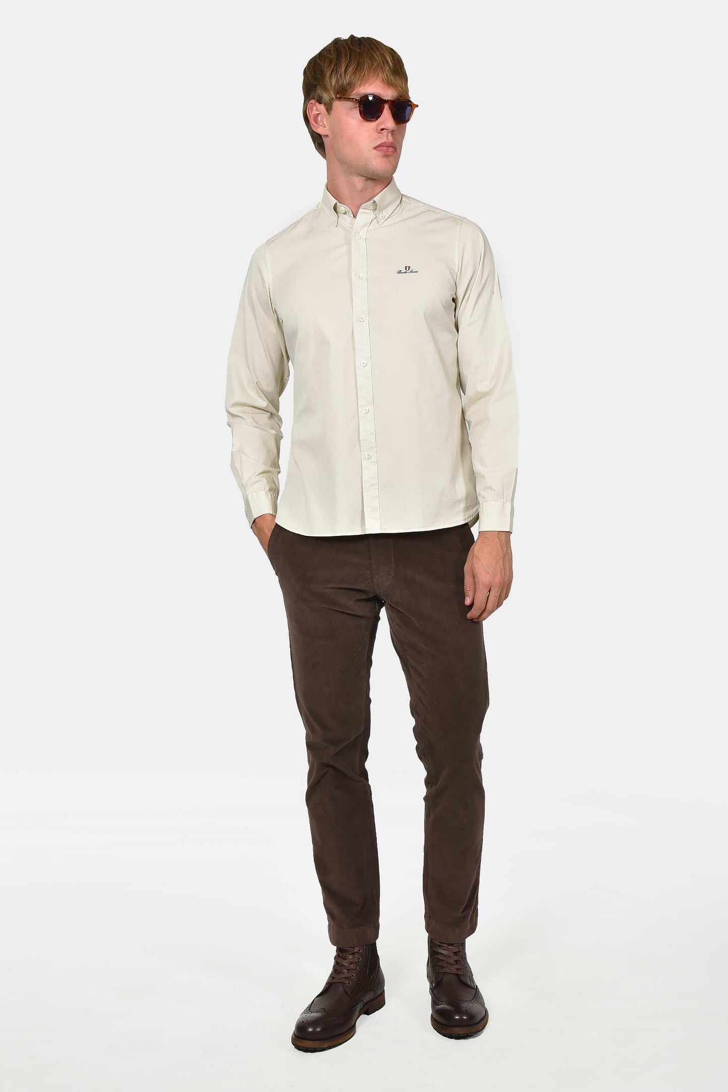 ανδρικό-πουκάμισο-button-down-custom-fit-100%-βαμβακερό-με-διακριτικό-κέντημα-στήθους