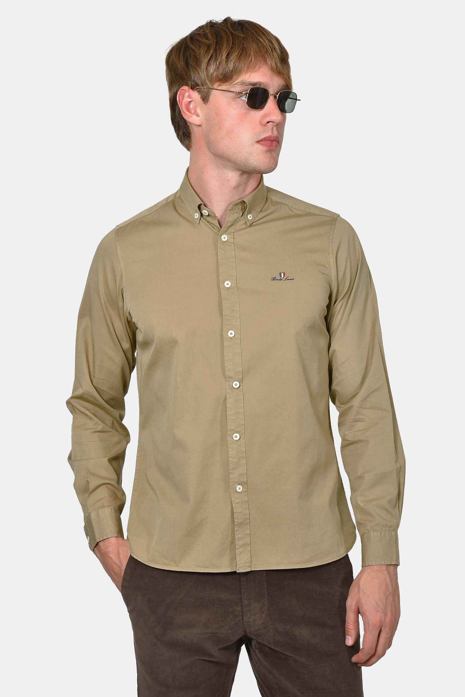 ανδρικό-πουκάμισο-button-down-custom-fit-100%-βαμβακερό-με-διακριτικό-κέντημα-στήθους