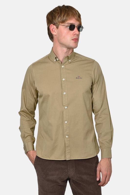 ανδρικό-πουκάμισο-button-down-custom-fit-100%-βαμβακερό-με-διακριτικό-κέντημα-στήθους