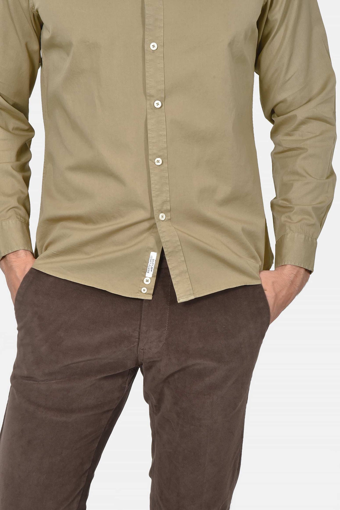 ανδρικό-πουκάμισο-button-down-custom-fit-100%-βαμβακερό-με-διακριτικό-κέντημα-στήθους