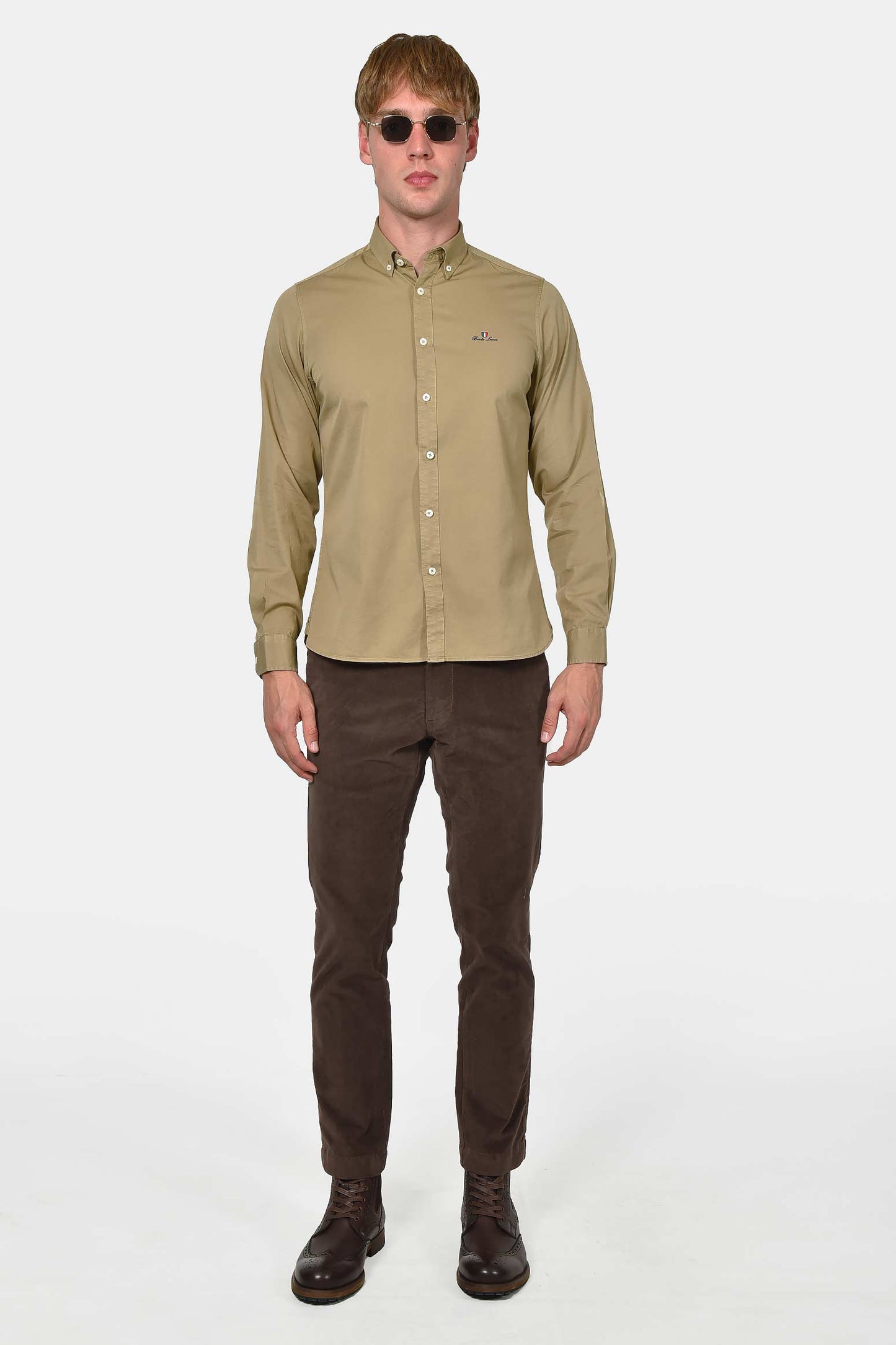 ανδρικό-πουκάμισο-button-down-custom-fit-100%-βαμβακερό-με-διακριτικό-κέντημα-στήθους