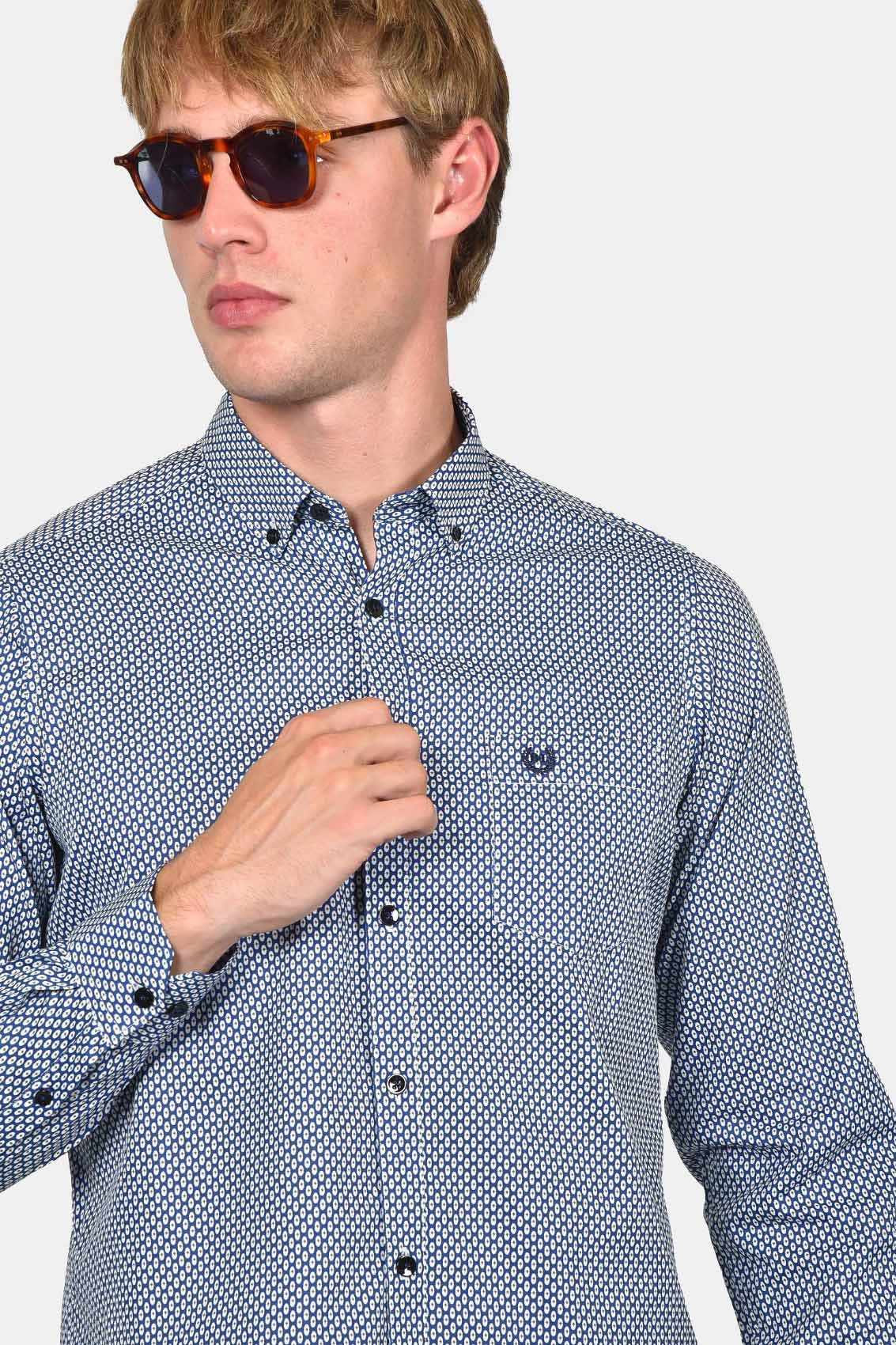 ανδρικό-εμπριμέ-πουκάμισο-custom-fit-από-100%-βαμβάκι-κομψό-ύφασμα-που-αναδεικνύει-κάθε-εμφάνιση