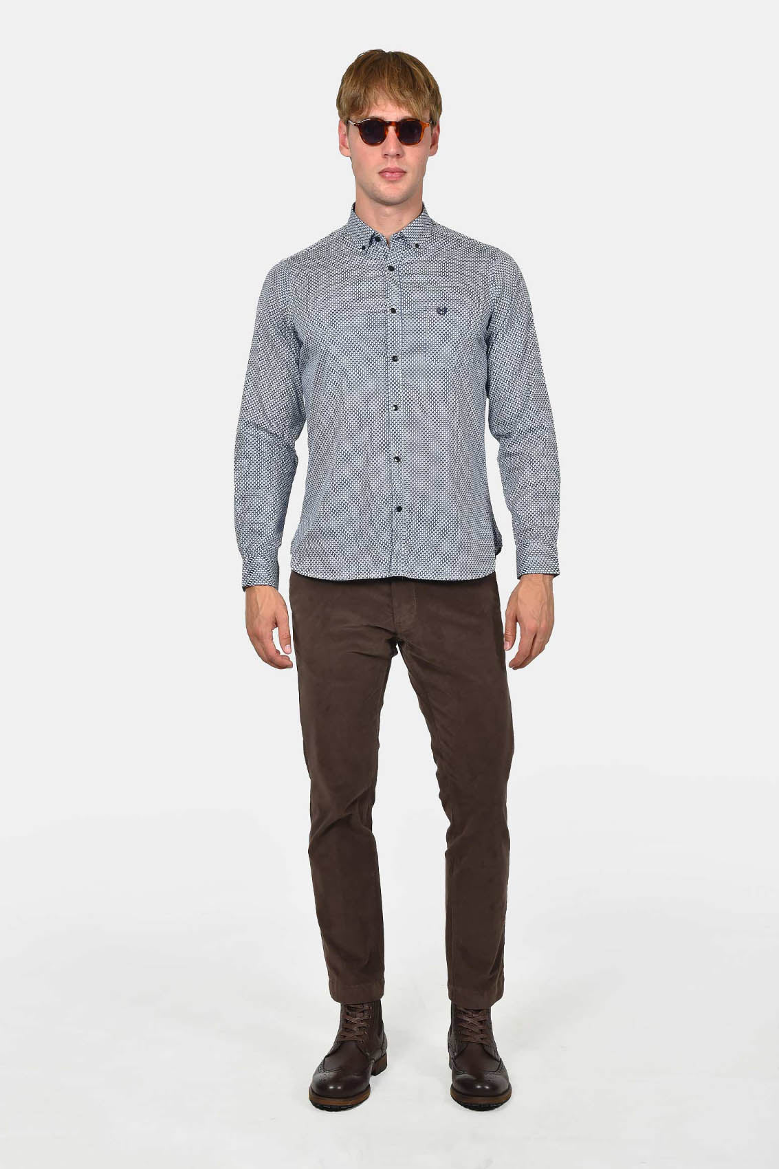 ανδρικό-εμπριμέ-πουκάμισο-custom-fit-από-100%-βαμβάκι-κομψό-ύφασμα-που-αναδεικνύει-κάθε-εμφάνιση