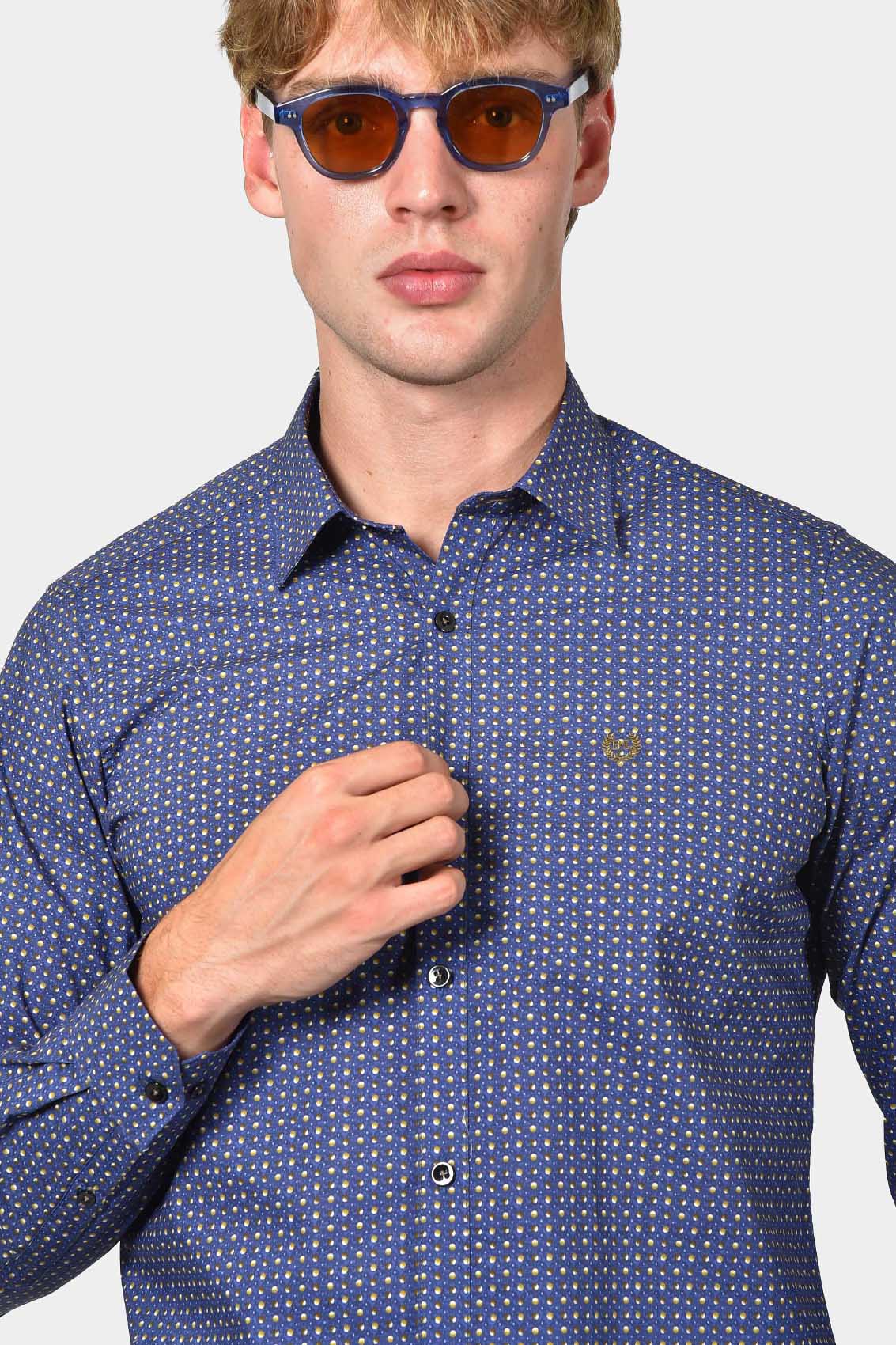 ανδρικό-εμπριμέ-πουκάμισο-custom-fit-από-100%-βαμβάκι-με-μοντέρνο-μοτίβο